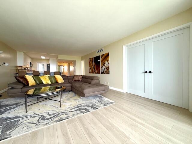 NO 22 PALM-AIRE COUNTRY CLUB - Residential