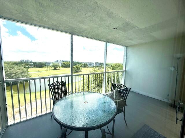NO 22 PALM-AIRE COUNTRY CLUB - Residential