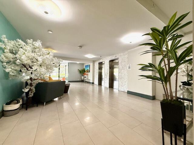 NO 22 PALM-AIRE COUNTRY CLUB - Residential