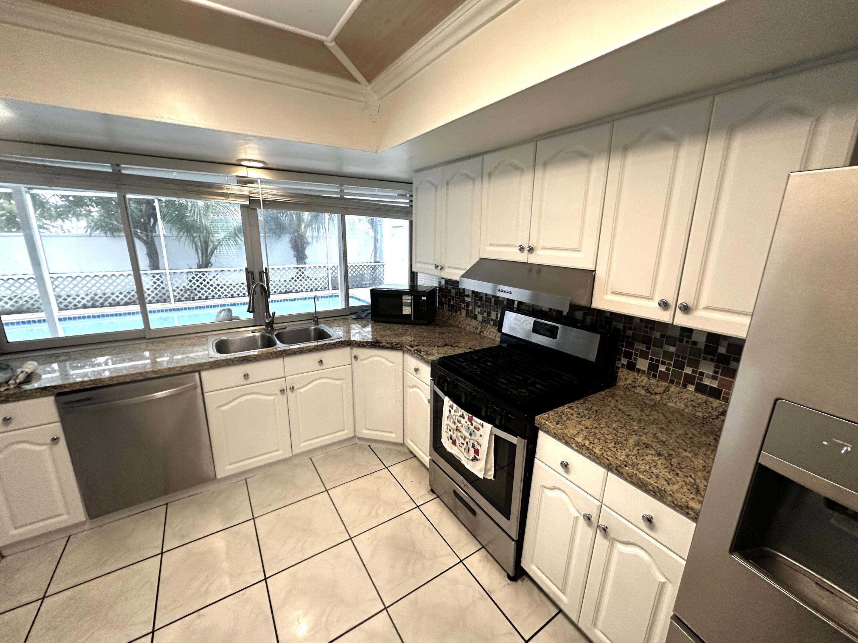 MIRAMAR PARK FOURTH ADD - Residential Lease