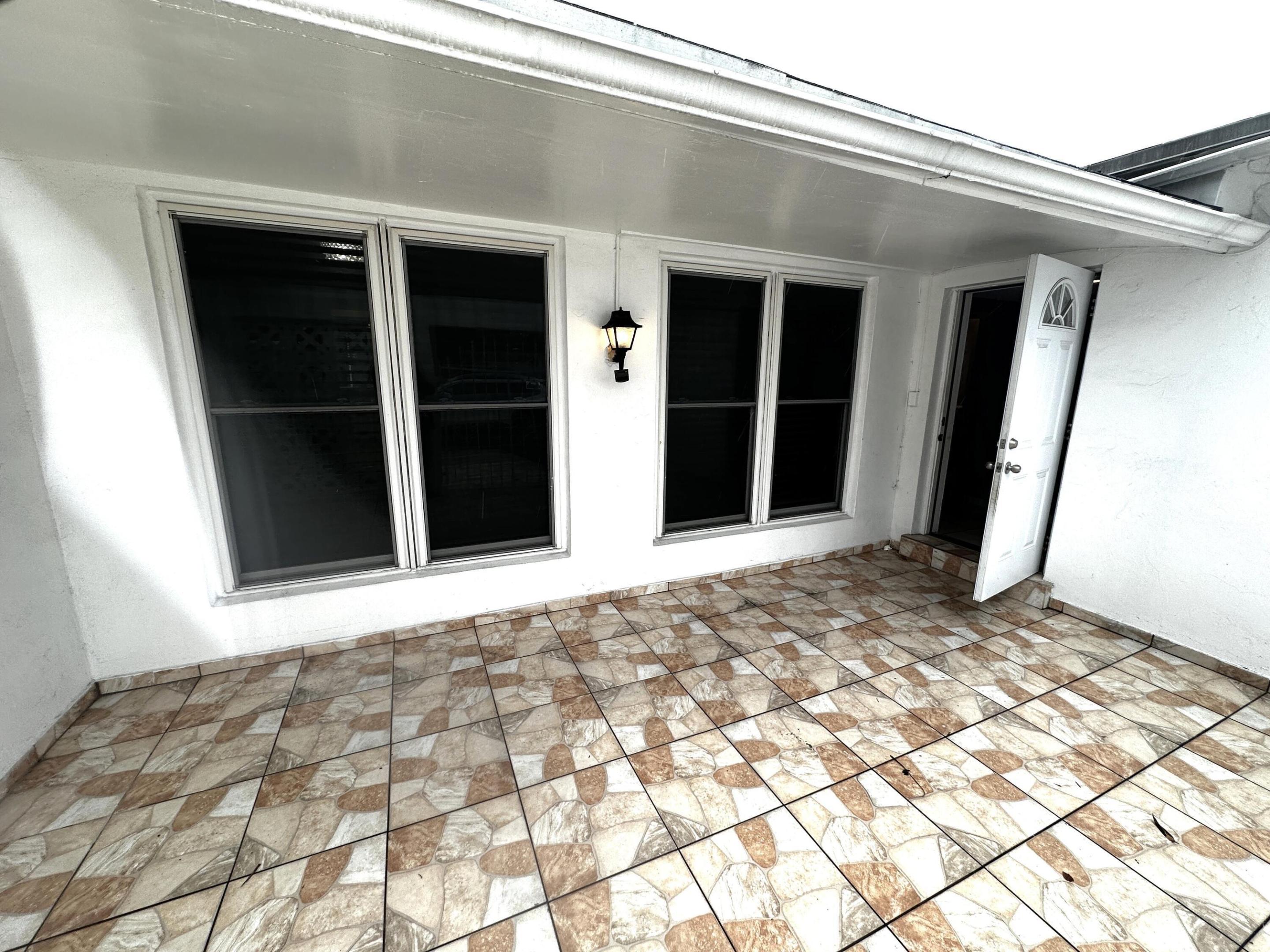 MIRAMAR PARK FOURTH ADD - Residential Lease