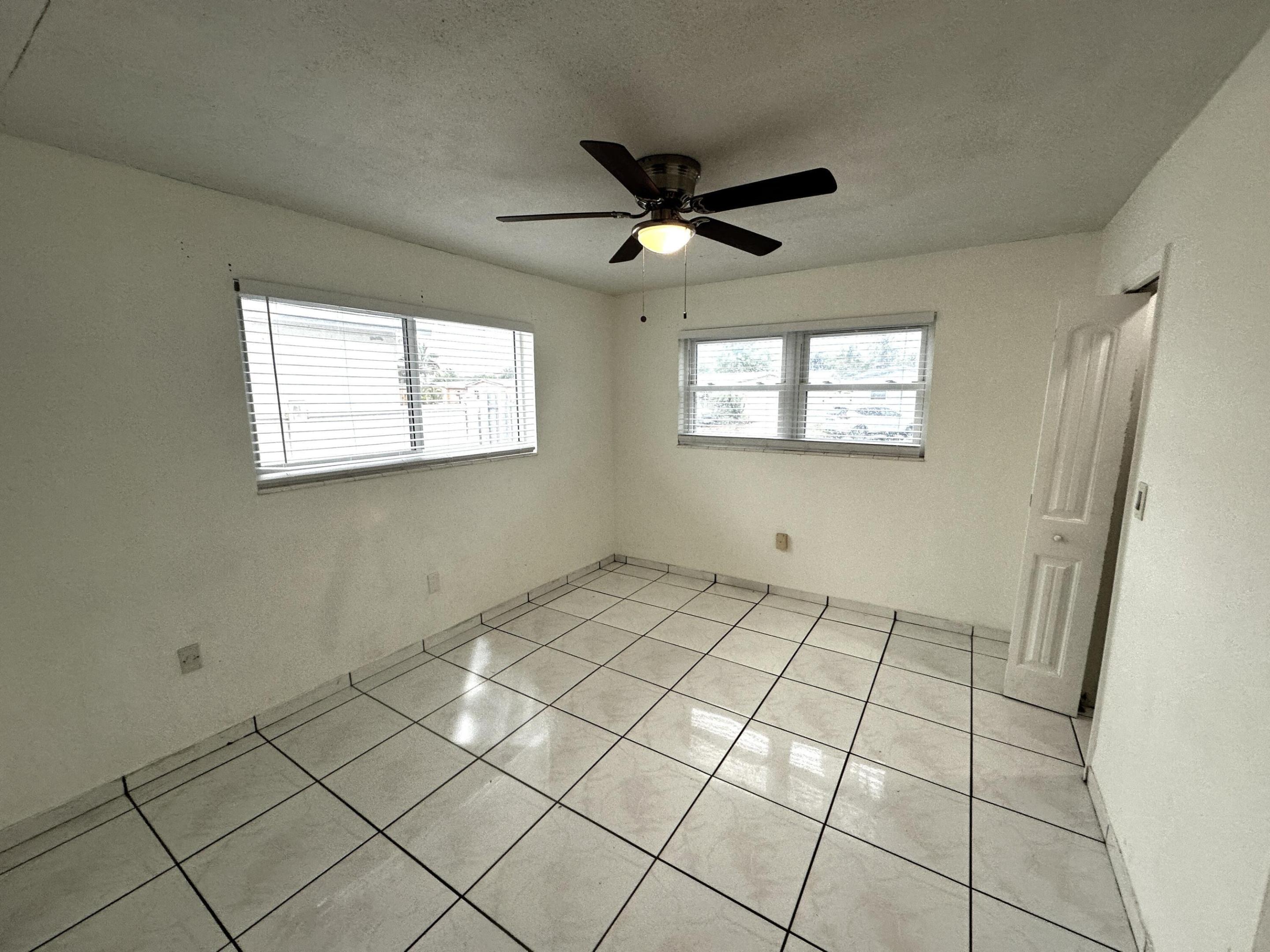 MIRAMAR PARK FOURTH ADD - Residential Lease