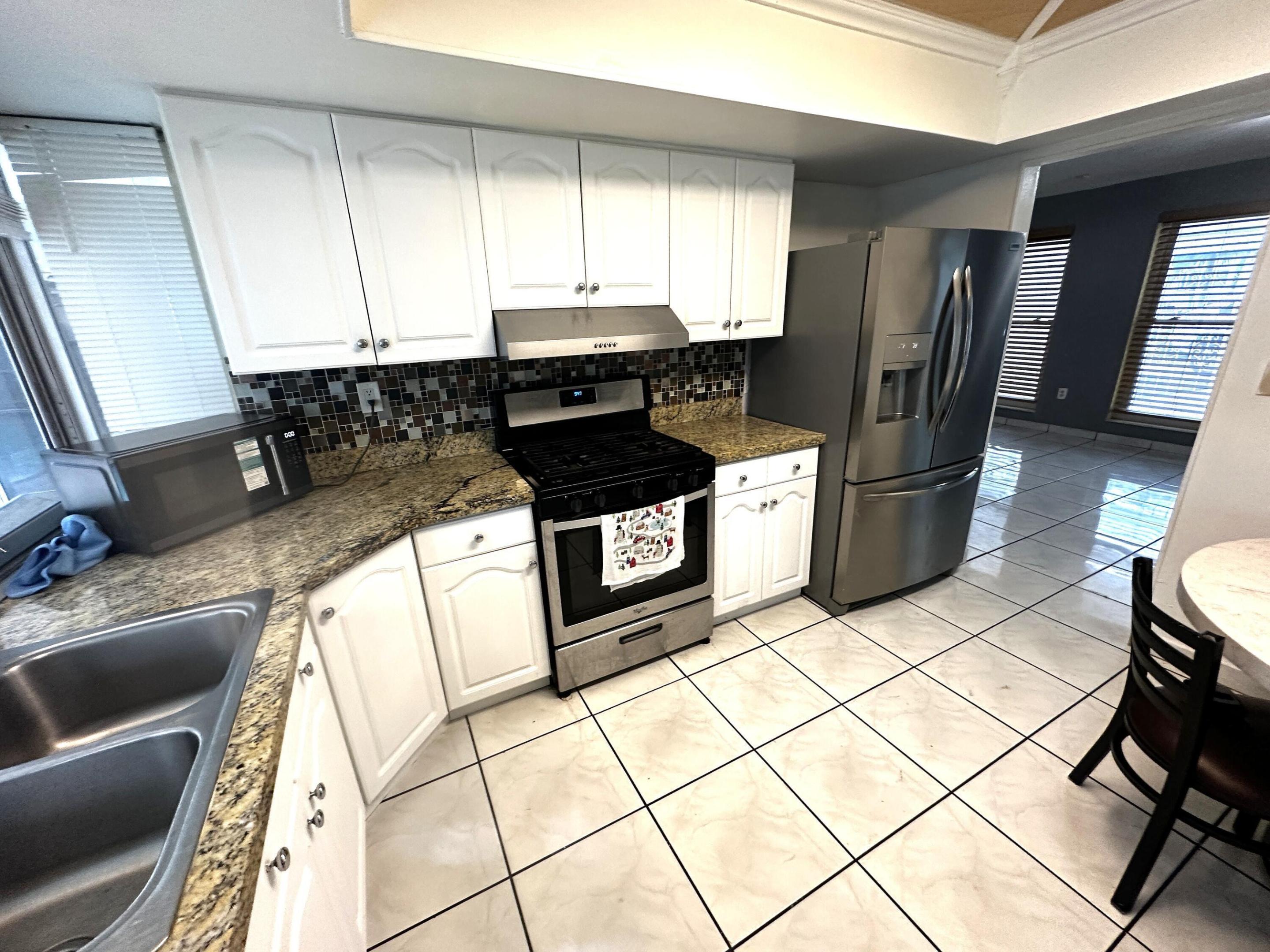 MIRAMAR PARK FOURTH ADD - Residential Lease