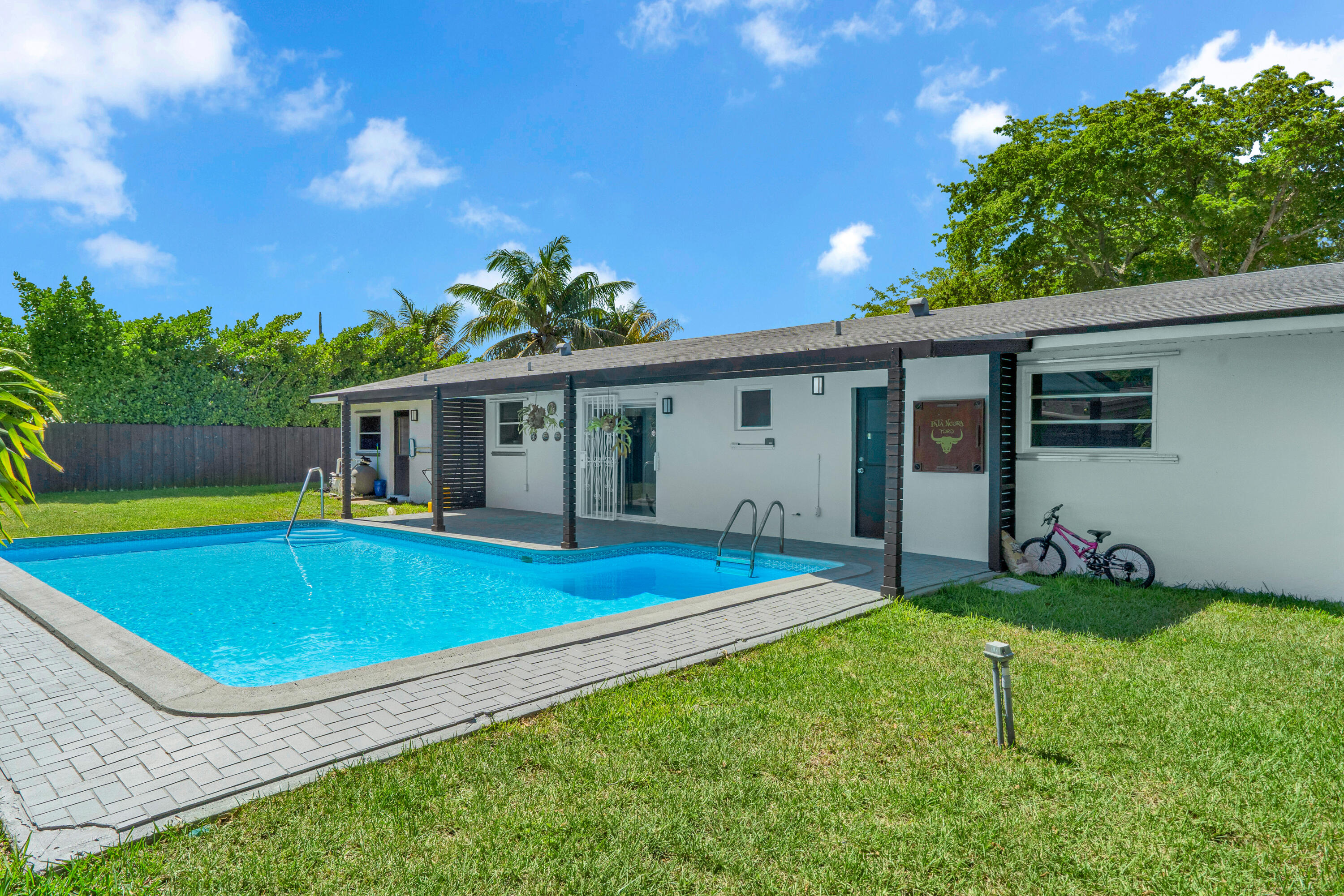 WHISPERING PINES PARK - Residential