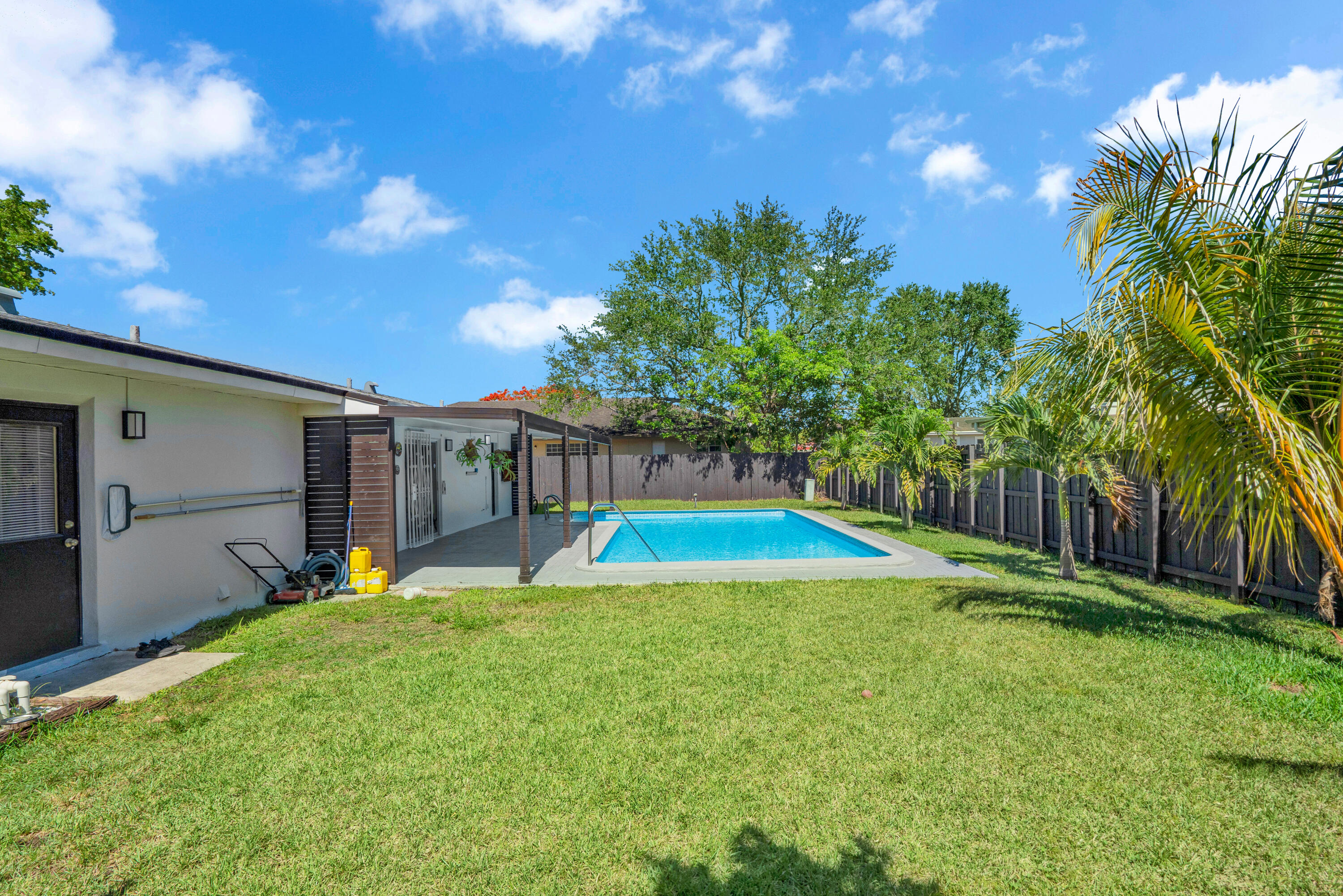 WHISPERING PINES PARK - Residential