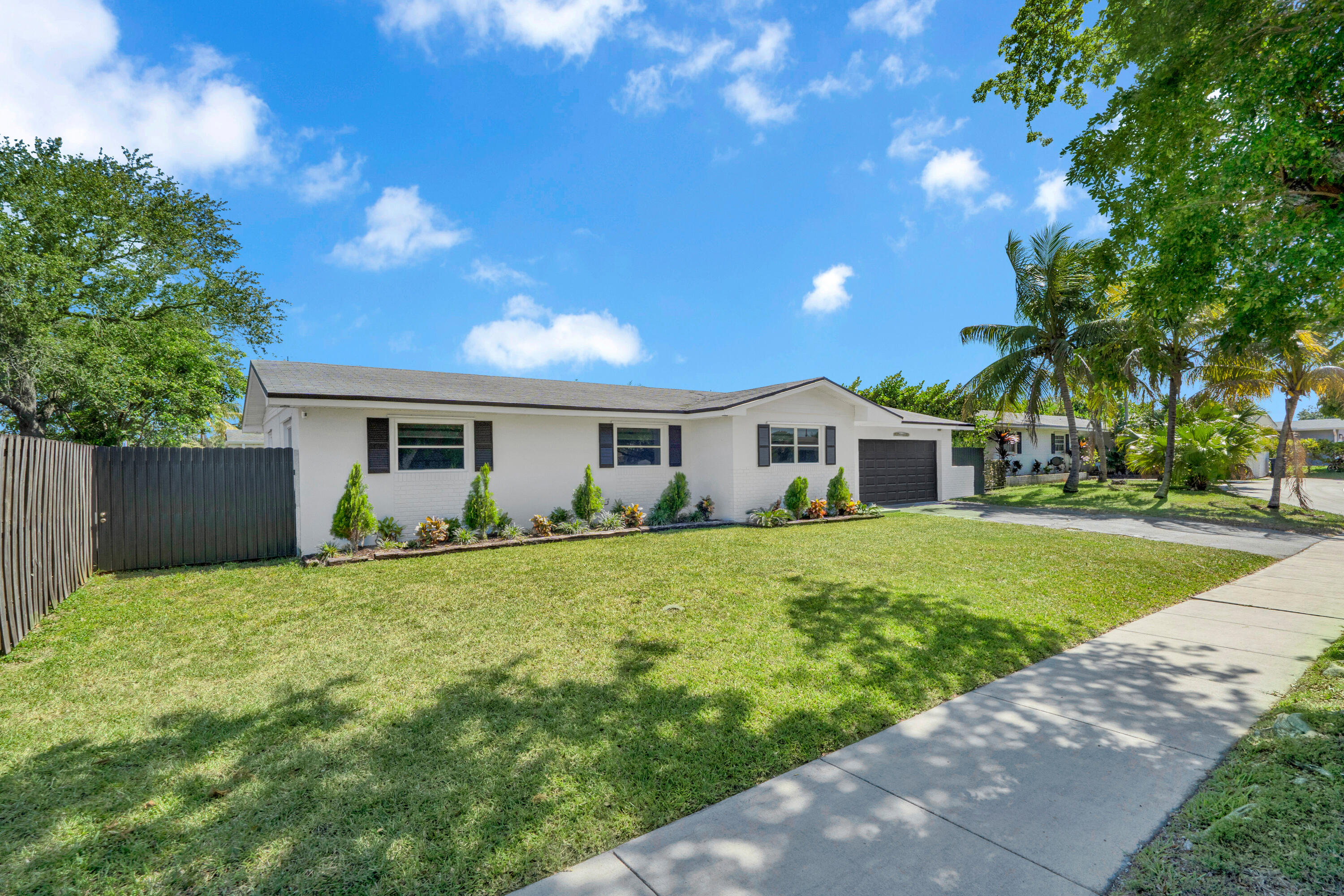 WHISPERING PINES PARK - Residential