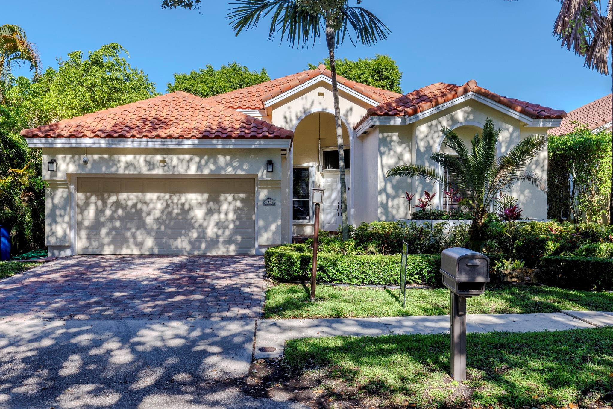 EMBASSY LAKES PHASE II - Residential Lease