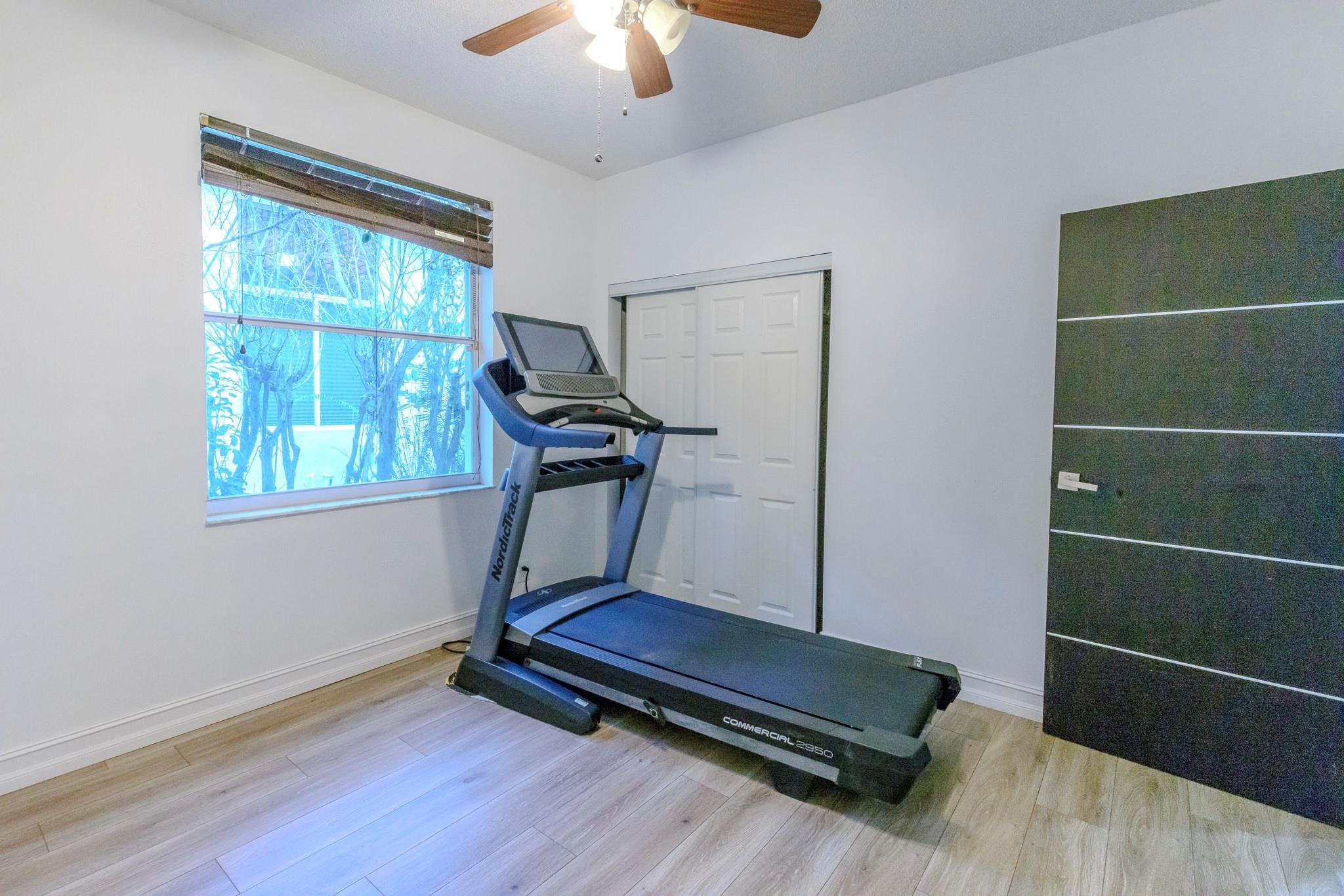 EMBASSY LAKES PHASE II - Residential Lease