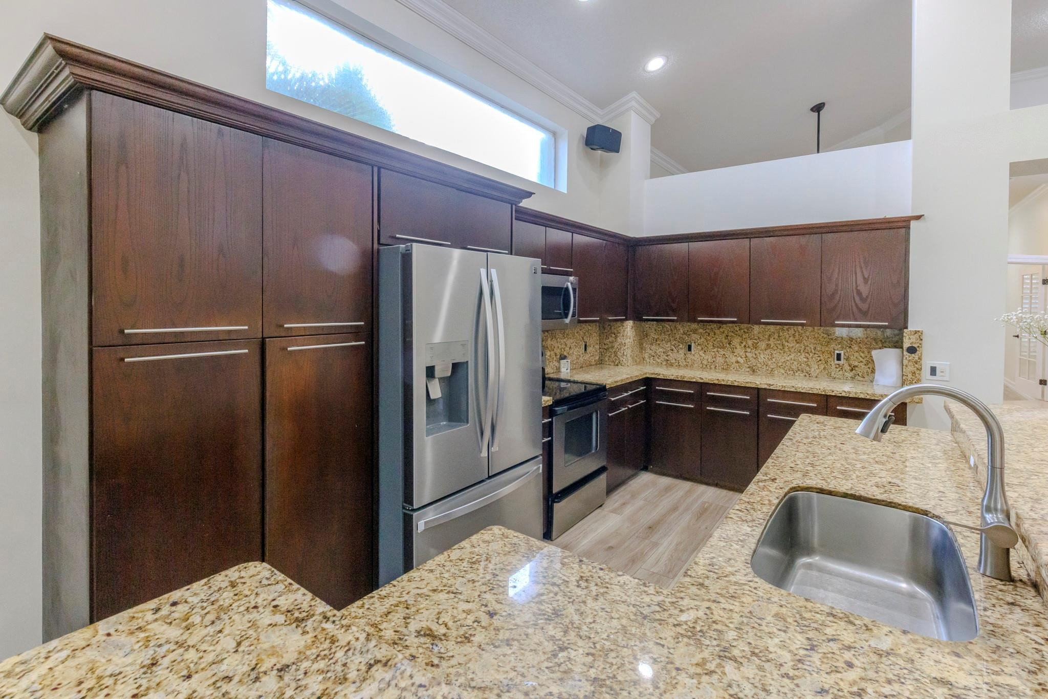 EMBASSY LAKES PHASE II - Residential Lease