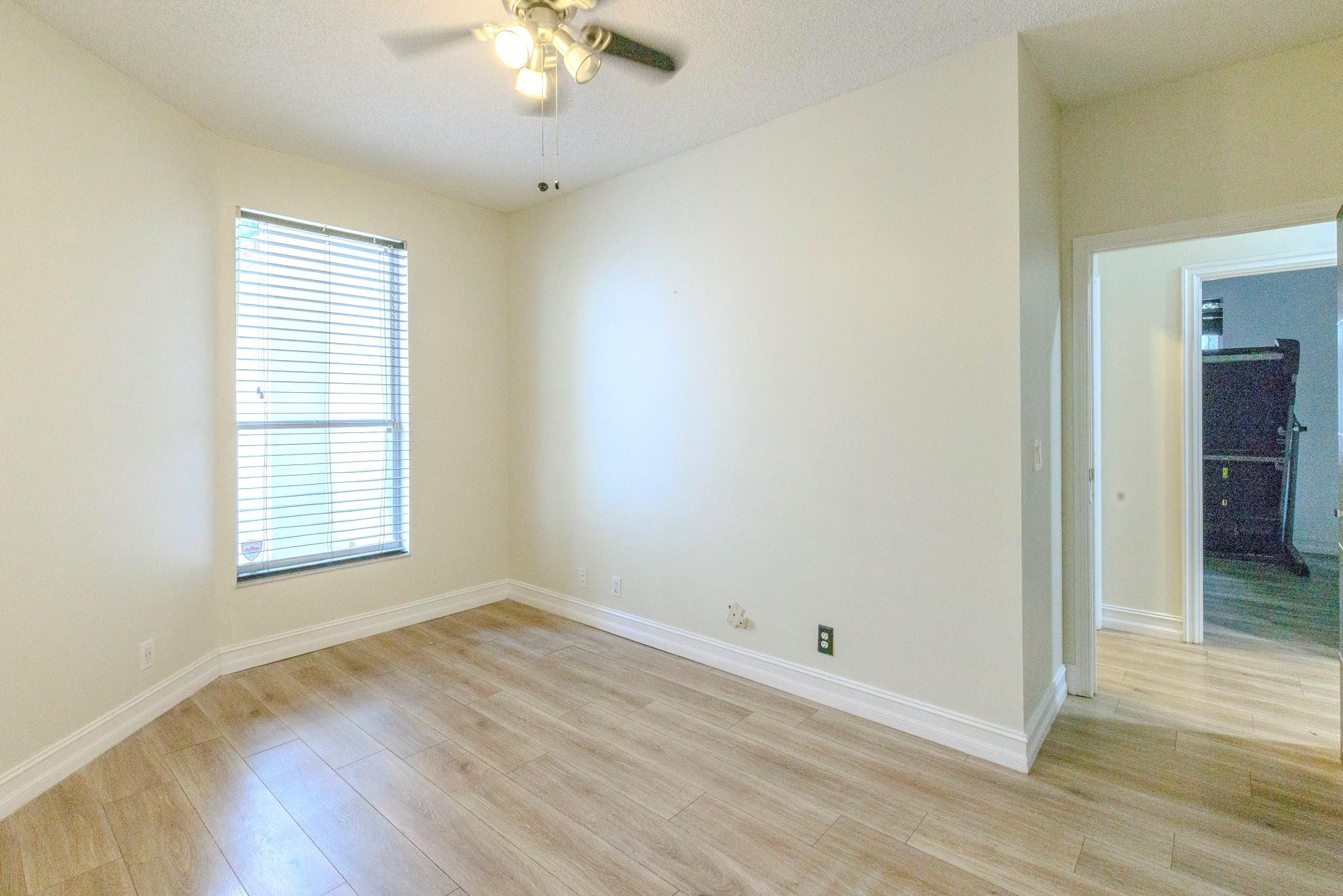 EMBASSY LAKES PHASE II - Residential Lease
