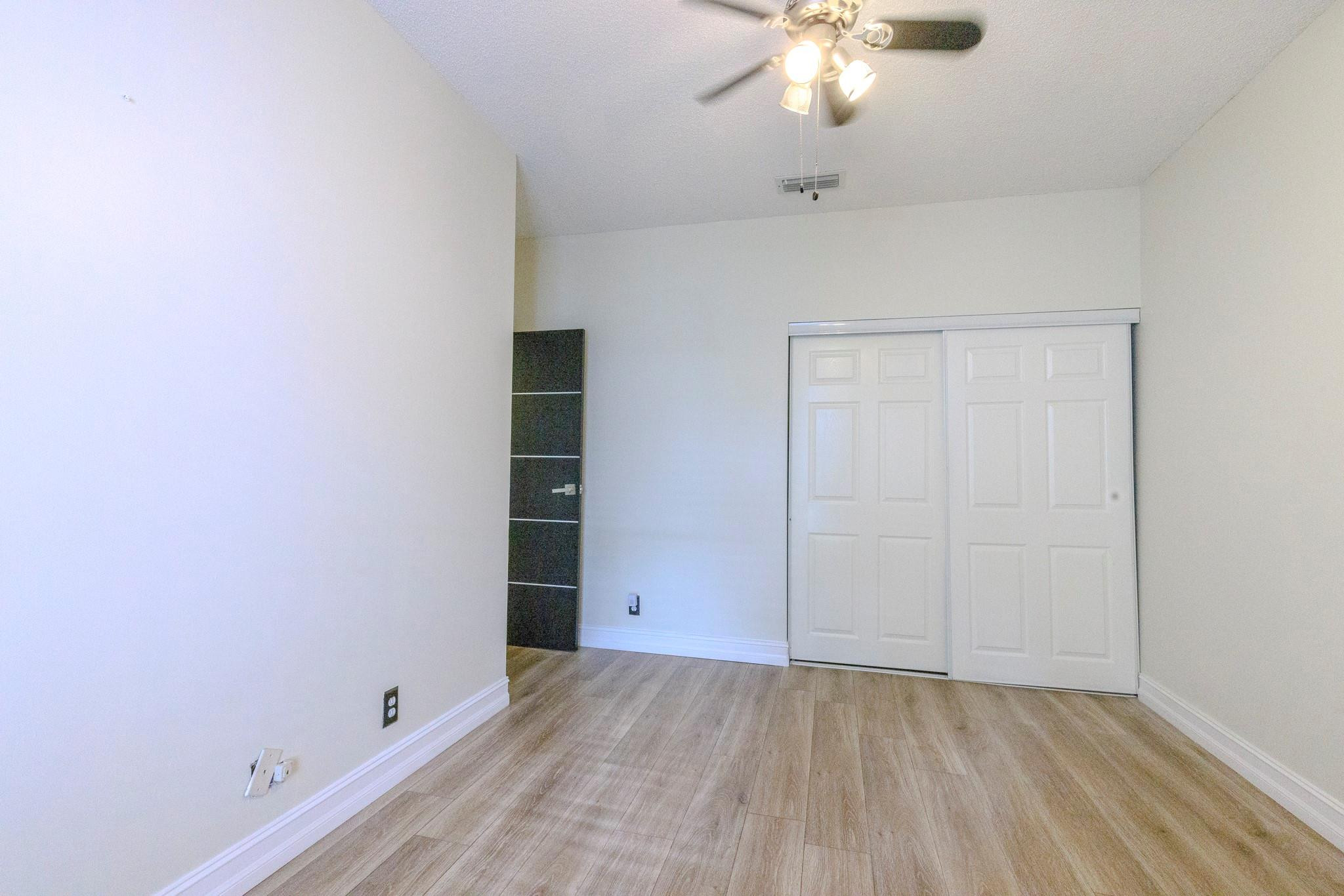 EMBASSY LAKES PHASE II - Residential Lease