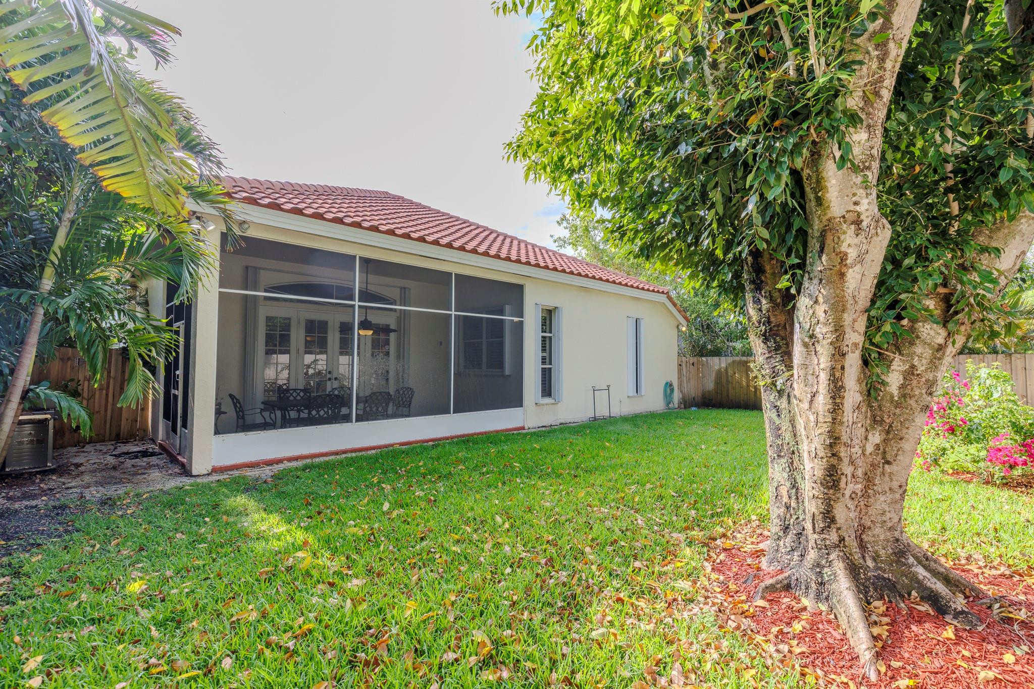EMBASSY LAKES PHASE II - Residential Lease