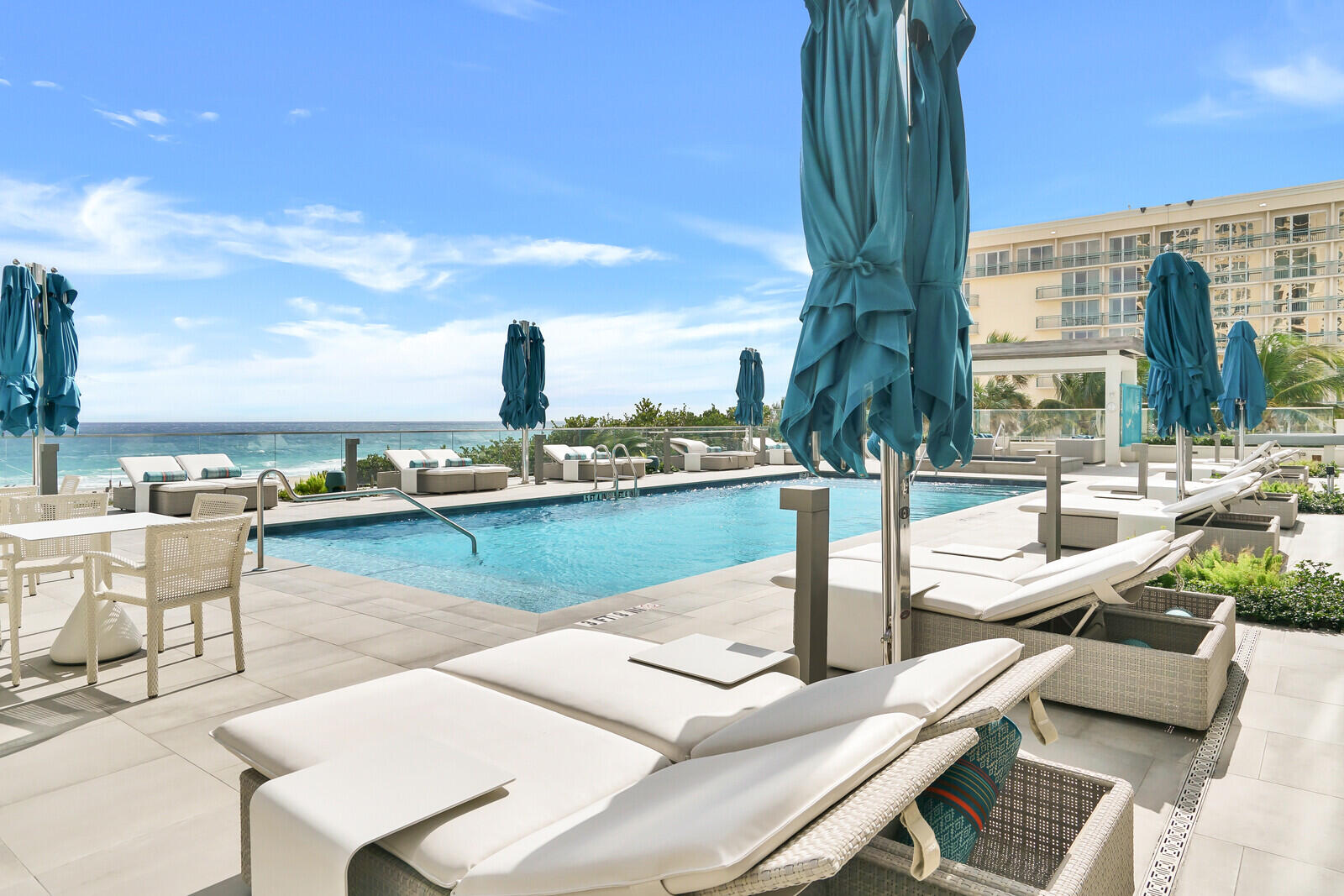 VISTABLUE SINGER ISLAND CONDO - Residential