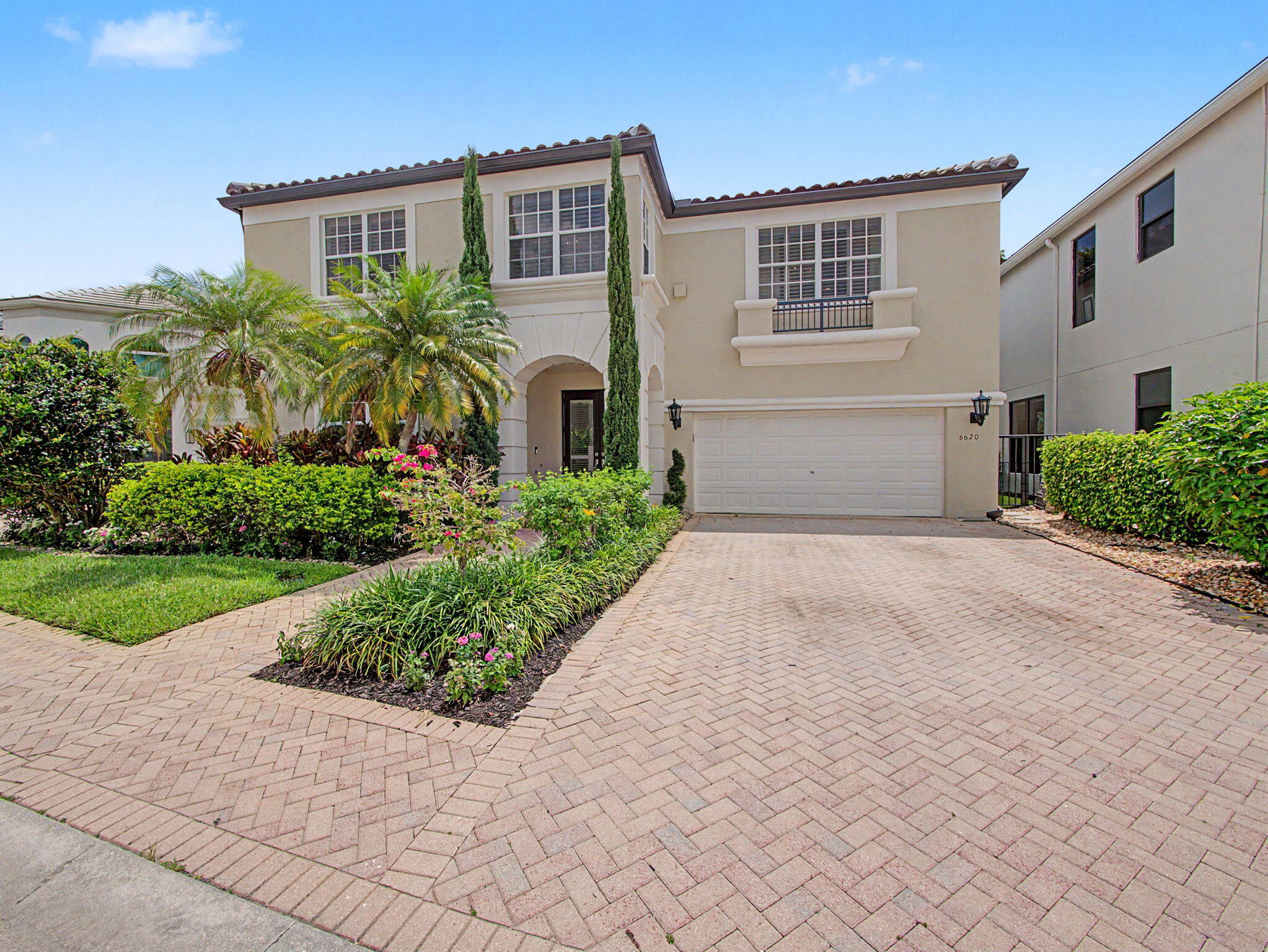 KENSINGTON AT WOODFIELD COUNTRY CLUB - Residential
