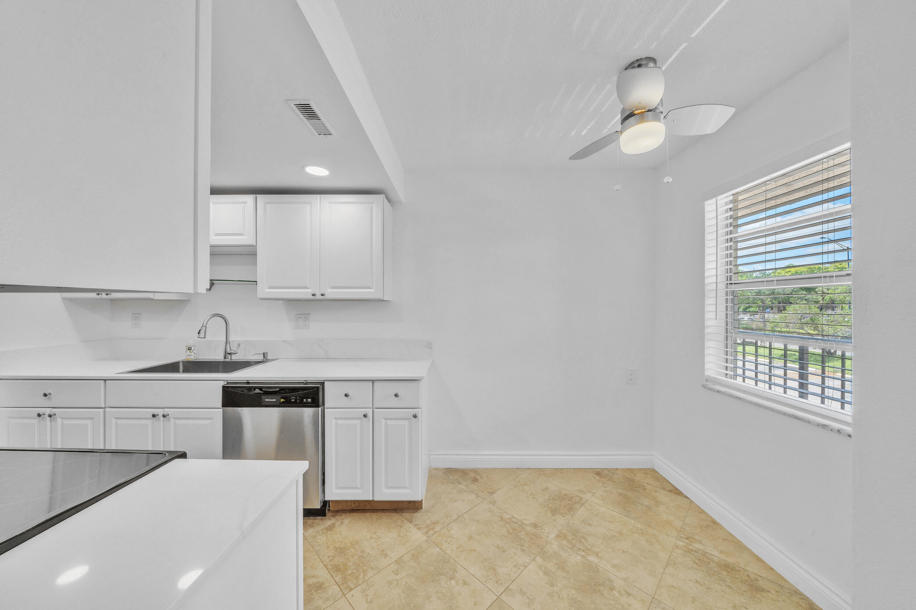CYPRESS CHASE CONDO NO 6 - Residential