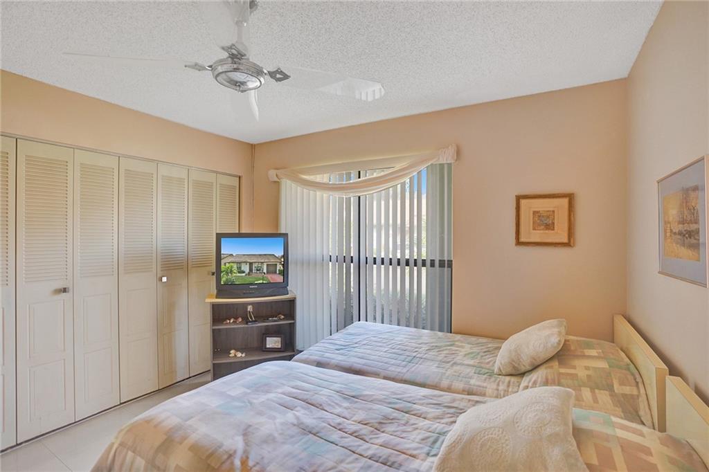 The Meadows Of Crystal La - Residential