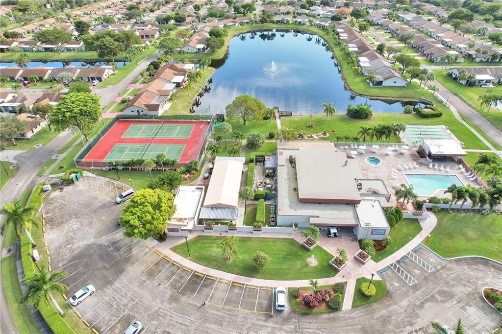 The Meadows Of Crystal La - Residential