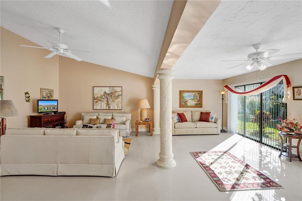 The Meadows Of Crystal La - Residential
