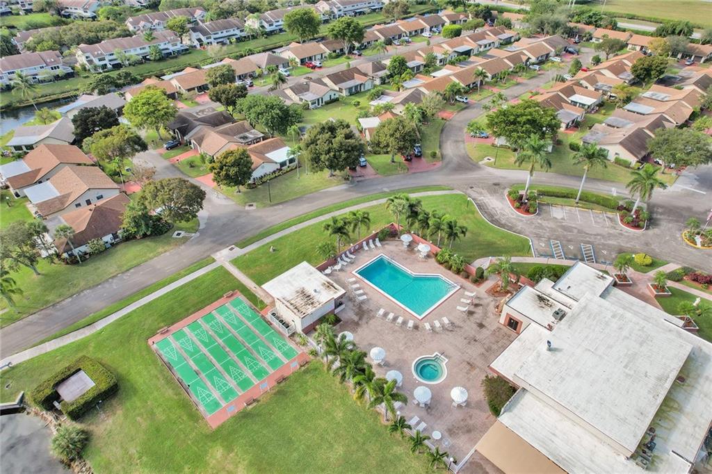The Meadows Of Crystal La - Residential
