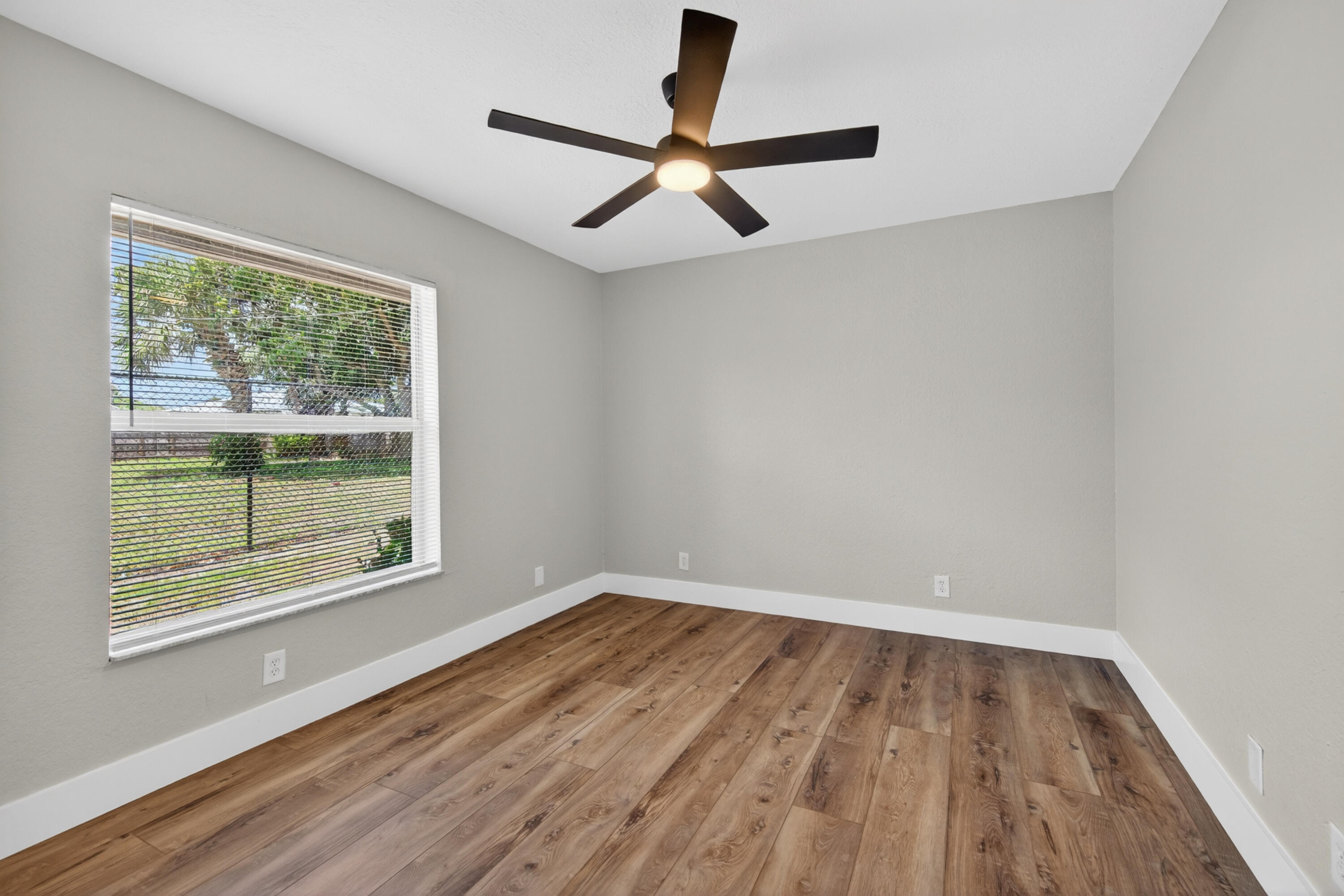 DELRAY TOWN OF - Residential Lease