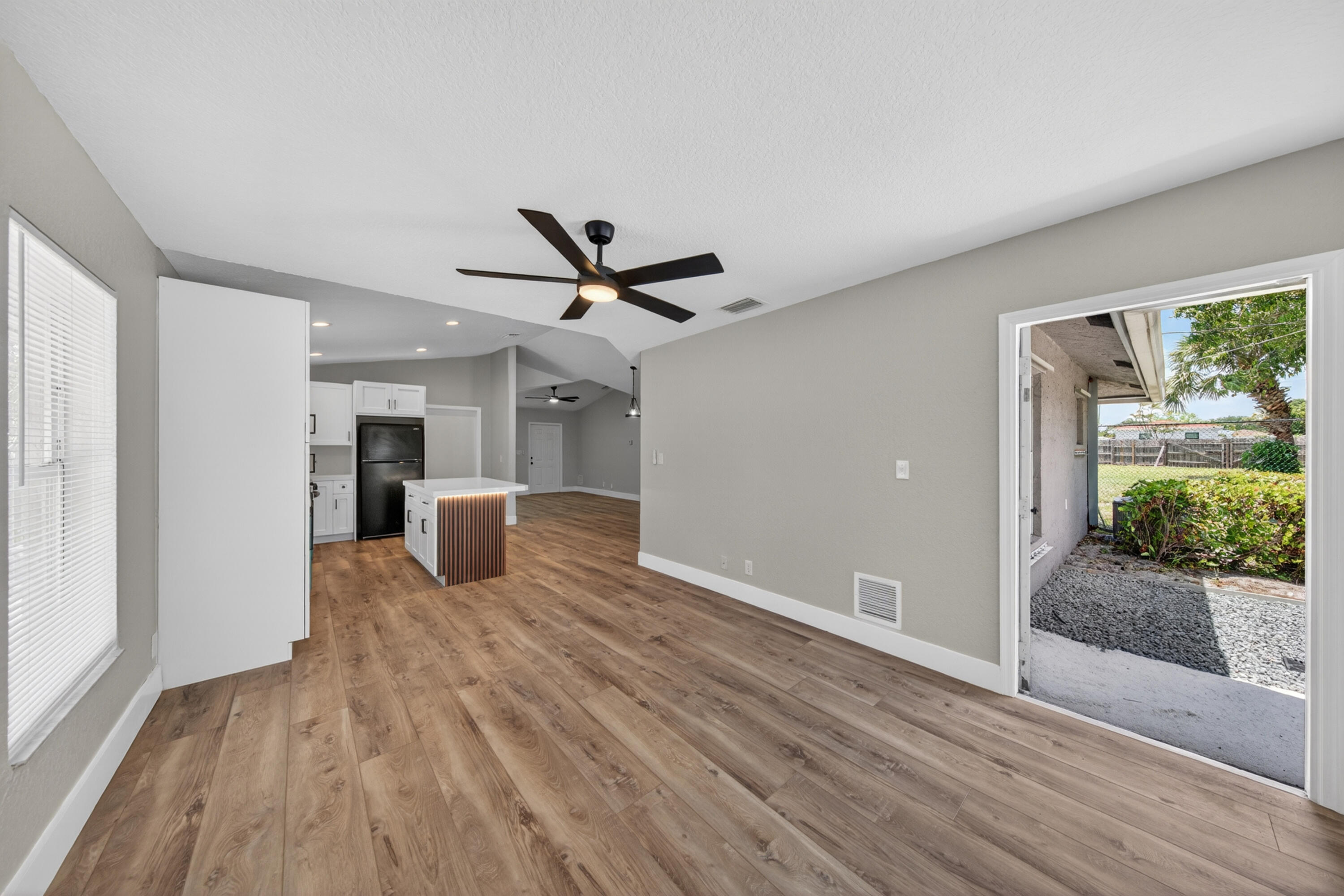 DELRAY TOWN OF - Residential Lease