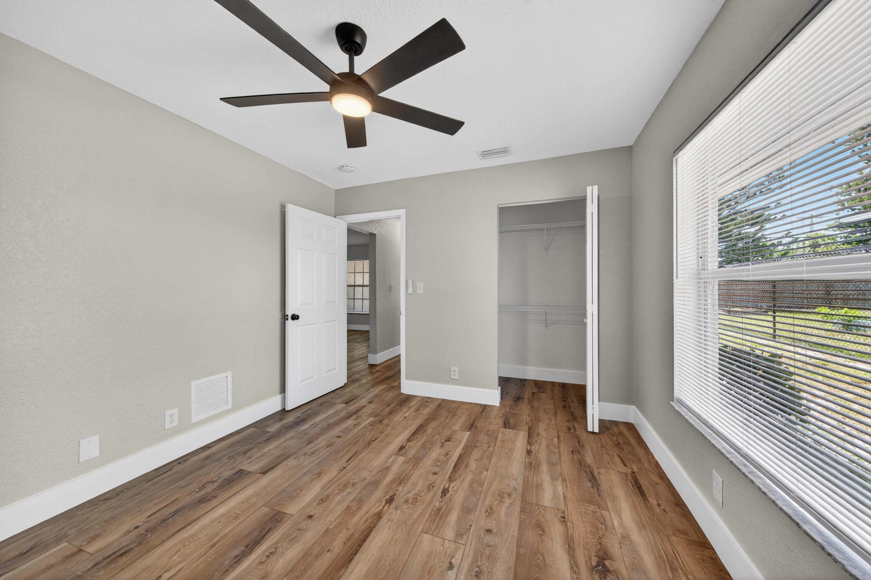 DELRAY TOWN OF - Residential Lease