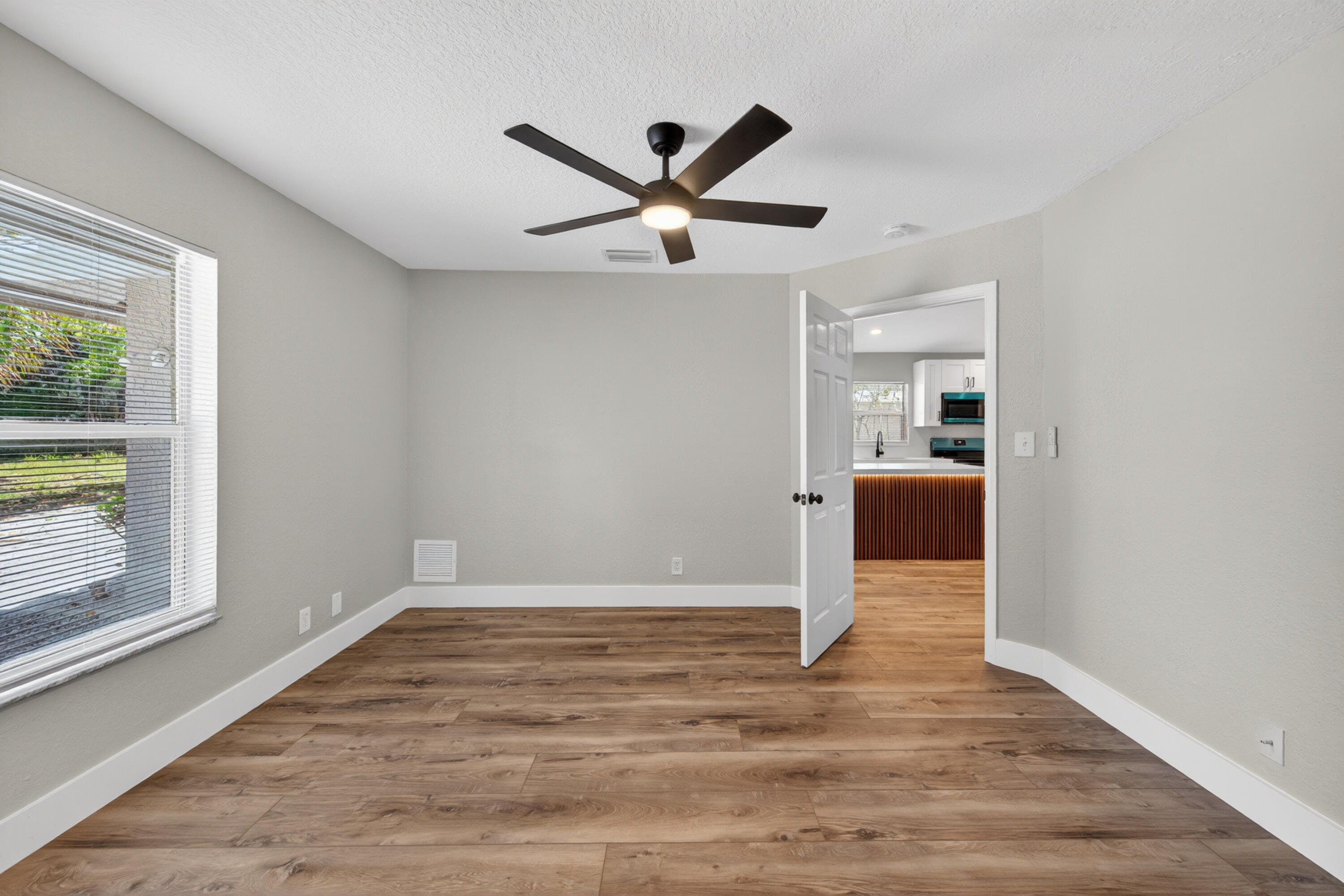 DELRAY TOWN OF - Residential Lease