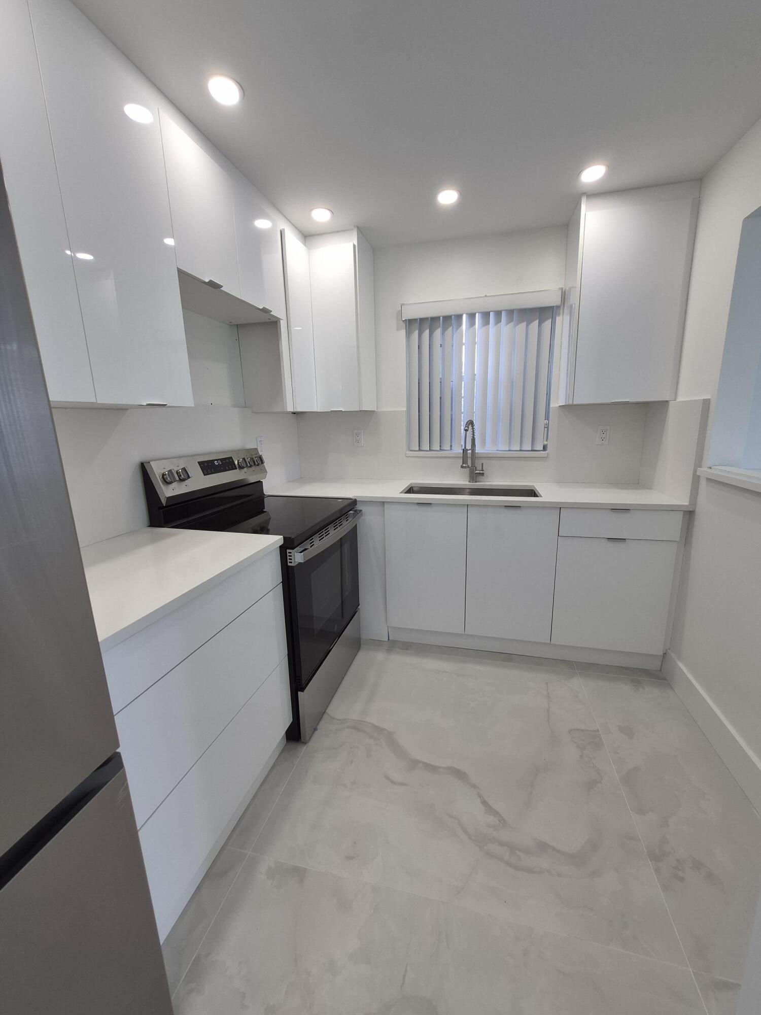 BEDFORD CONDO - Residential Lease