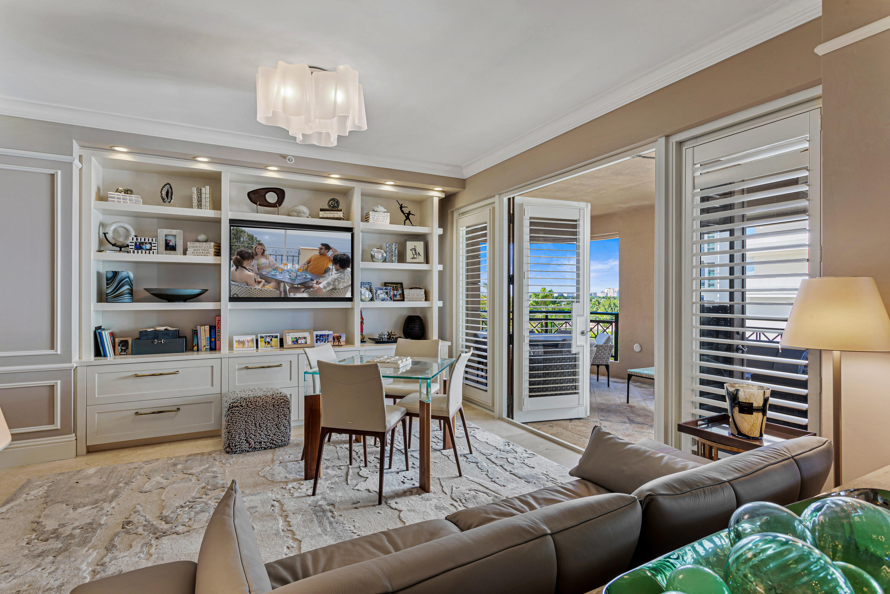 LUXURIA - Residential