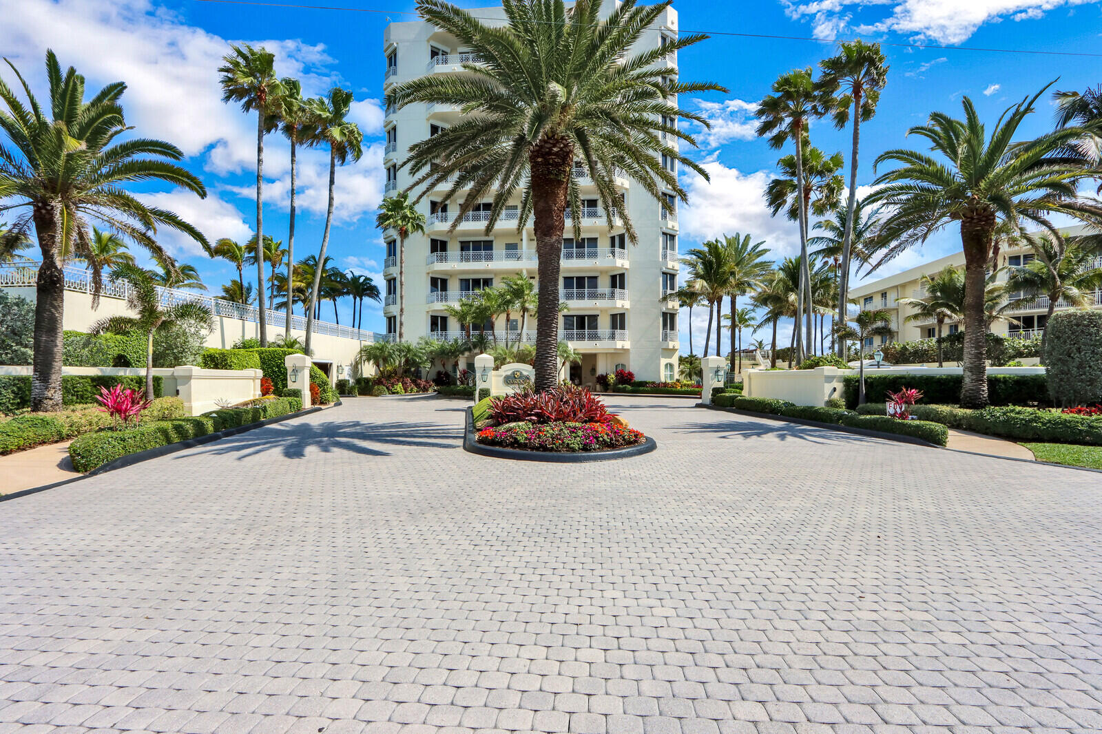 Claridge Condo - Residential