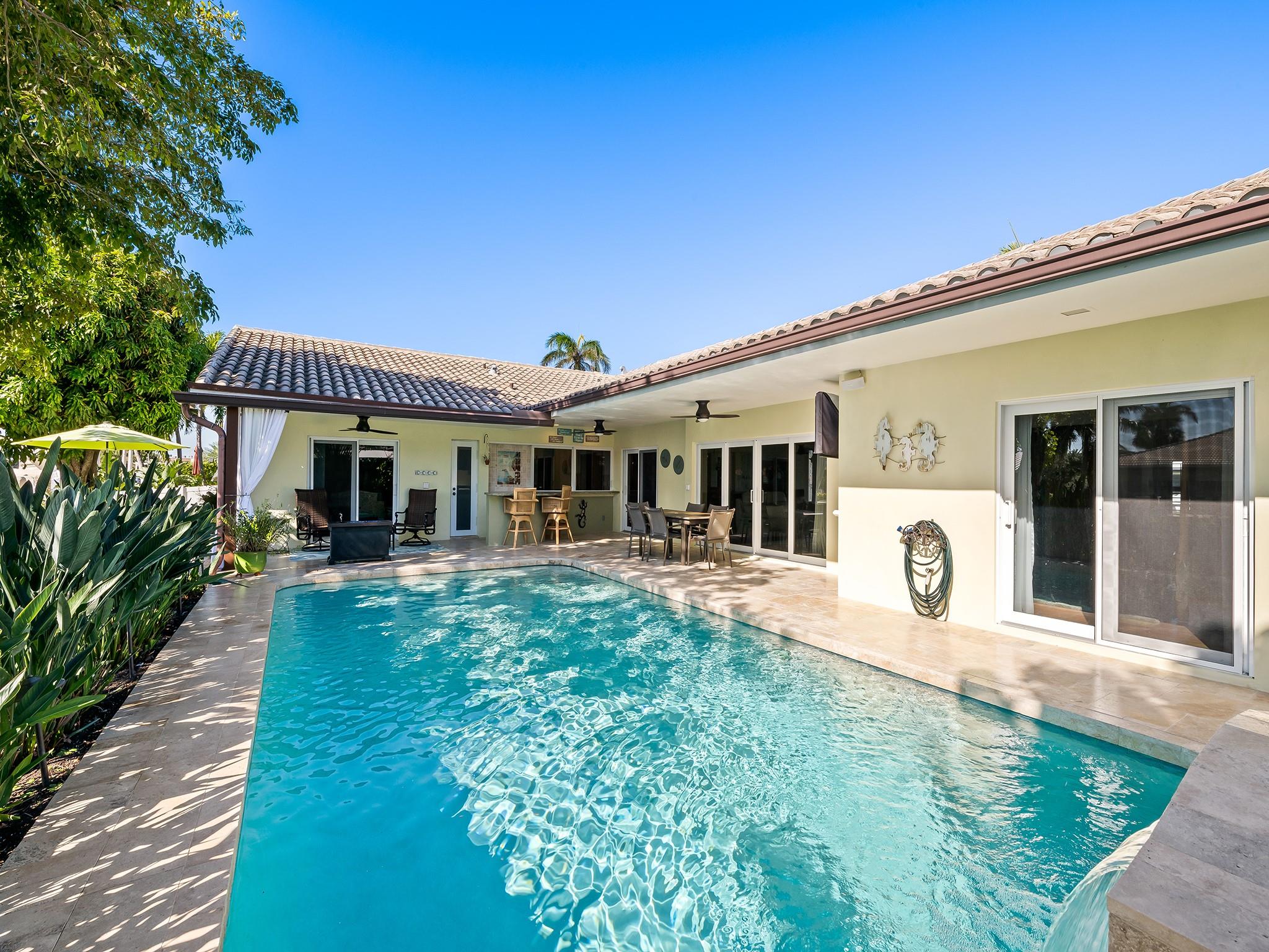 SANTA BARBARA SHORE 33-21 - Residential