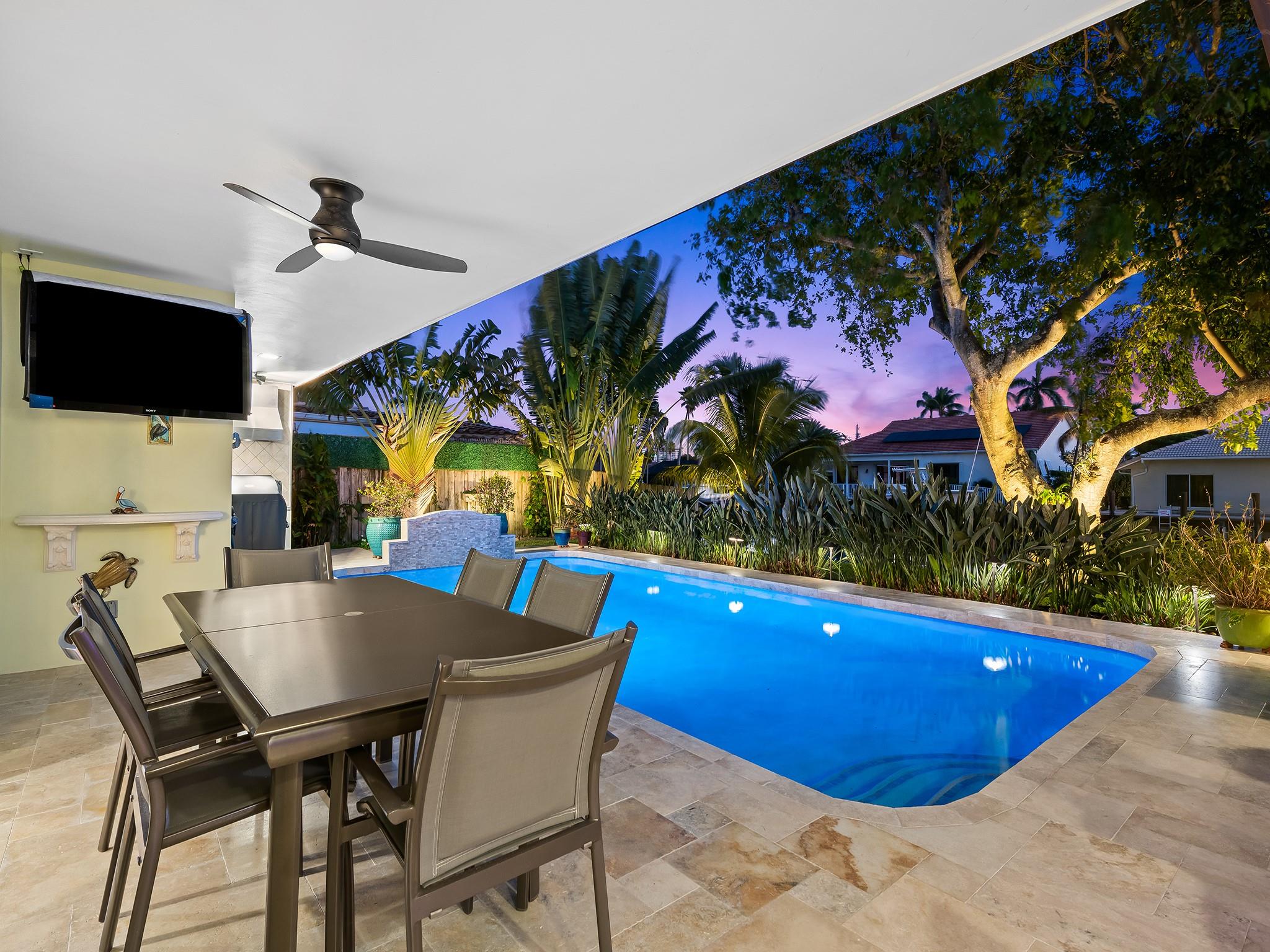 SANTA BARBARA SHORE 33-21 - Residential