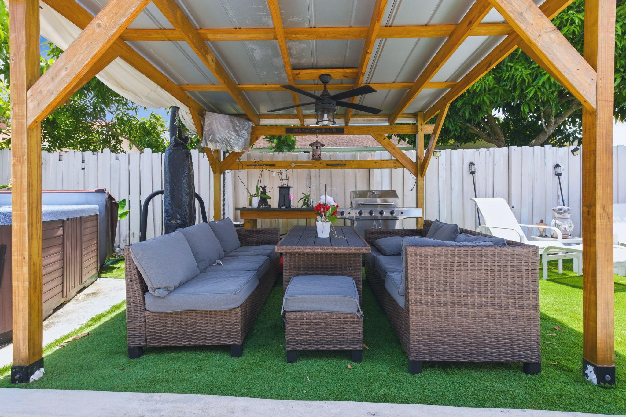 SANDALFOOT COVE SEC 11 - Residential