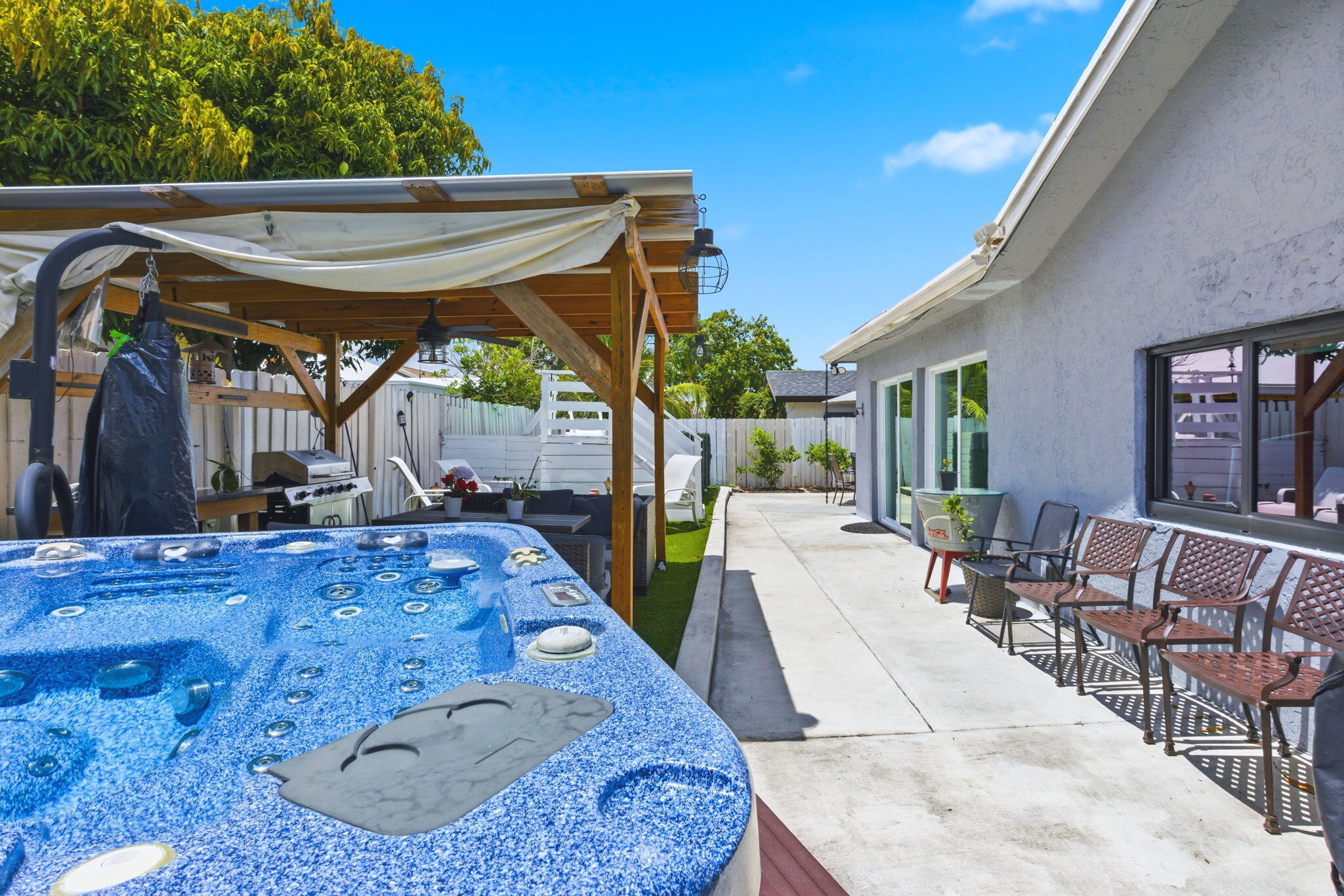 SANDALFOOT COVE SEC 11 - Residential