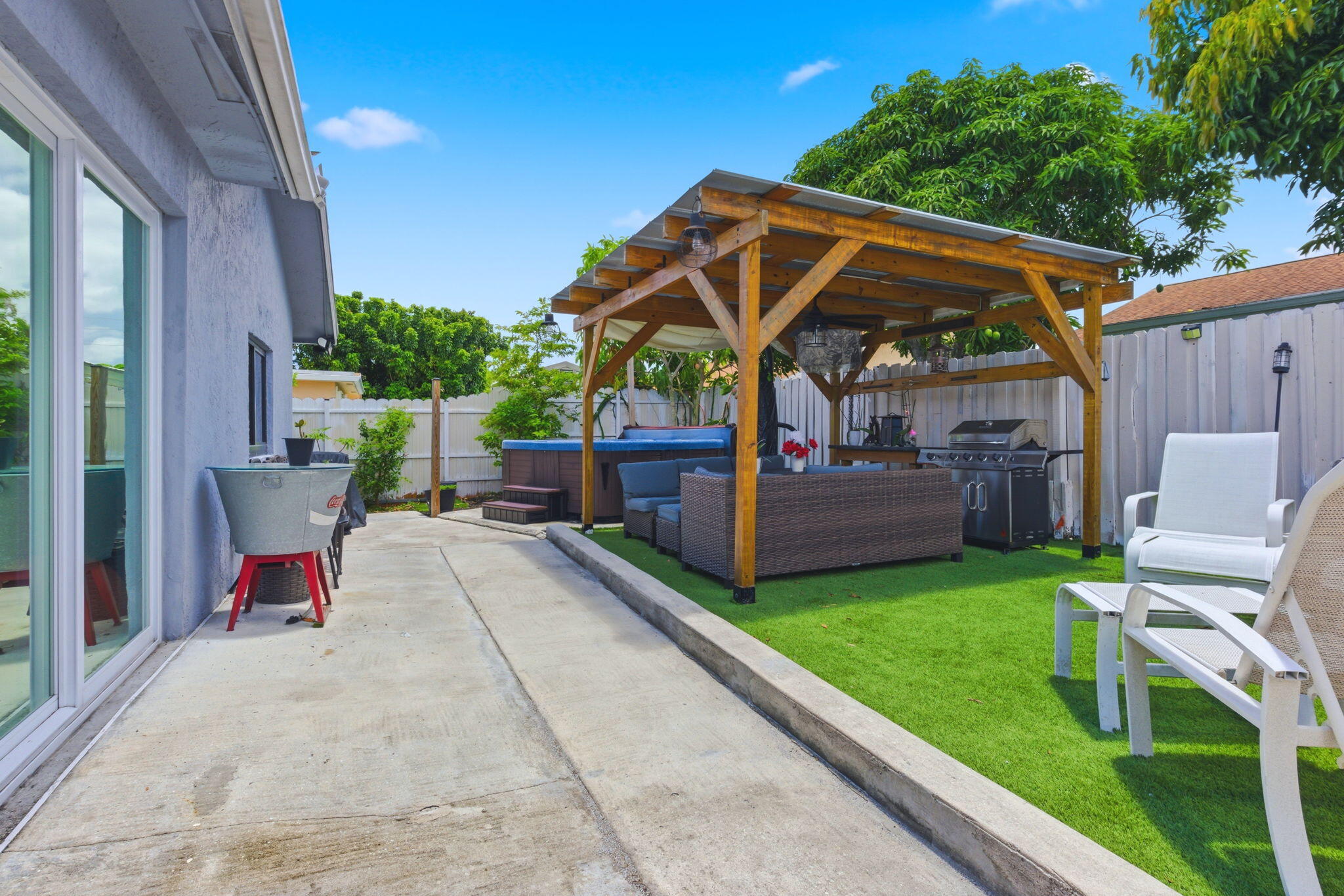 SANDALFOOT COVE SEC 11 - Residential