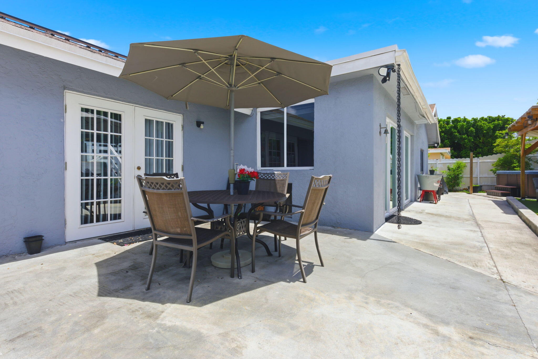 SANDALFOOT COVE SEC 11 - Residential