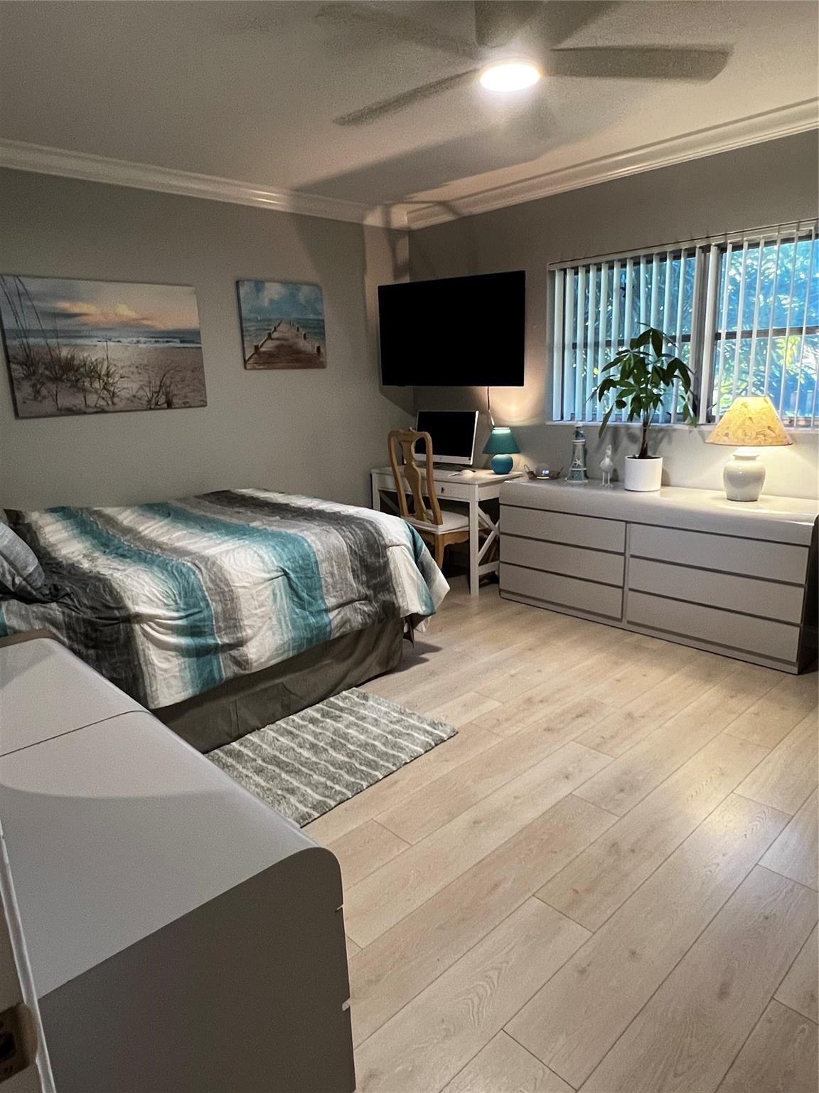 YACHT VIEW CONDO - Residential