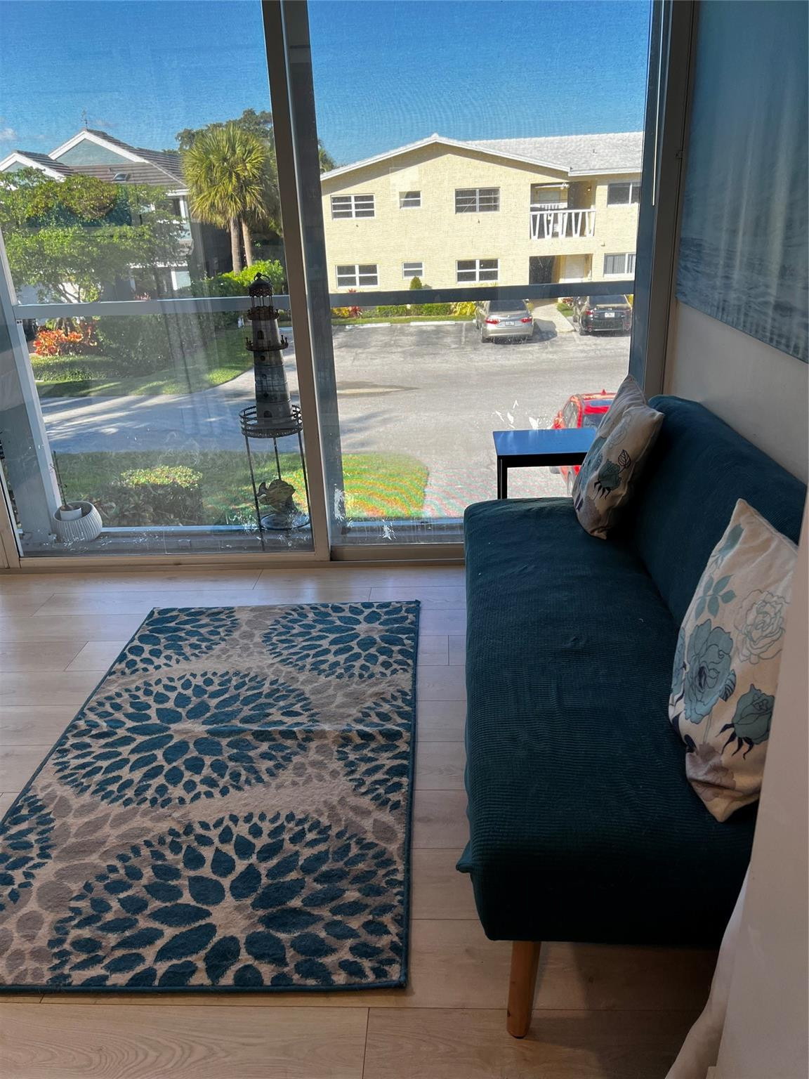 YACHT VIEW CONDO - Residential
