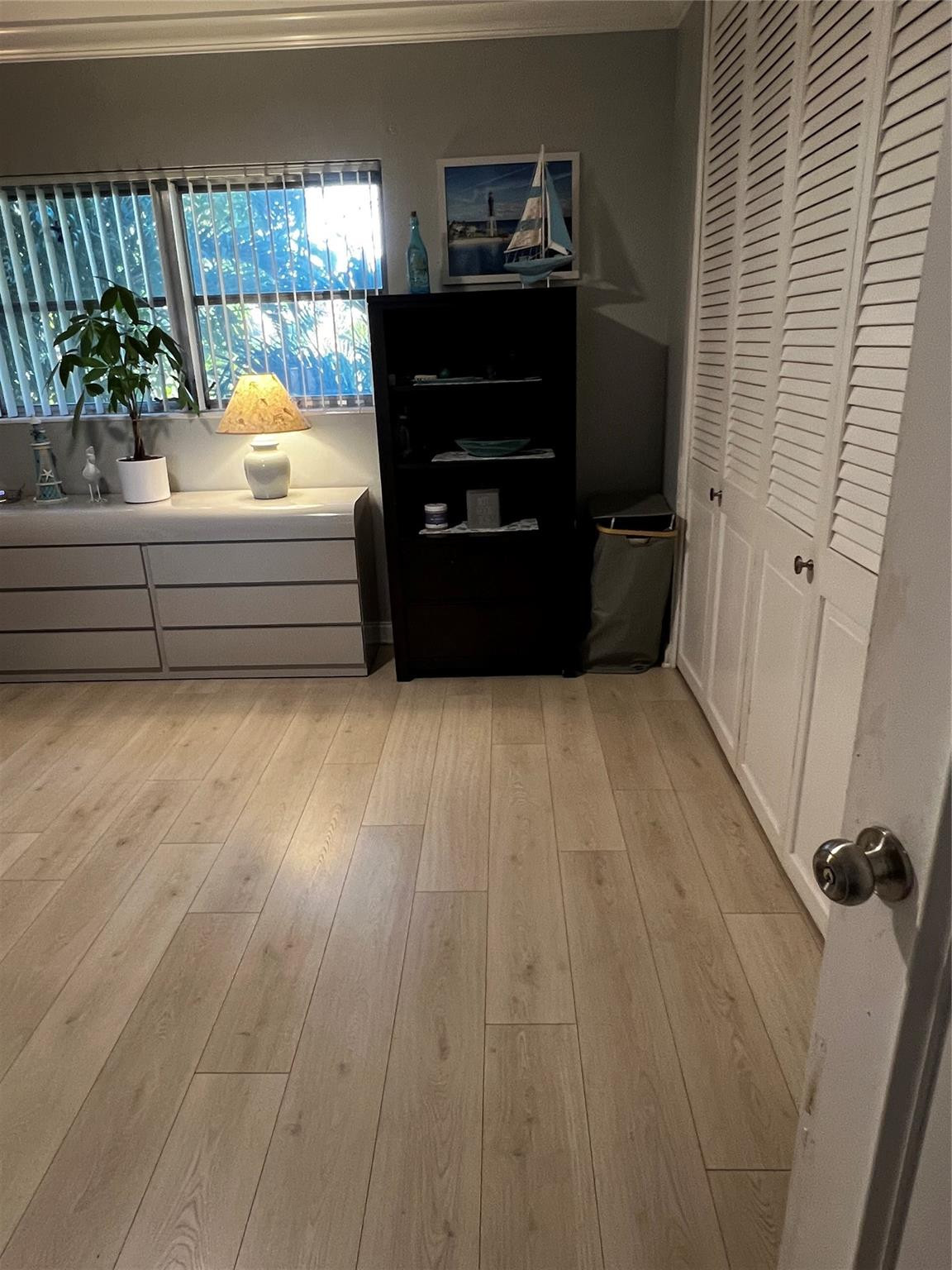 YACHT VIEW CONDO - Residential