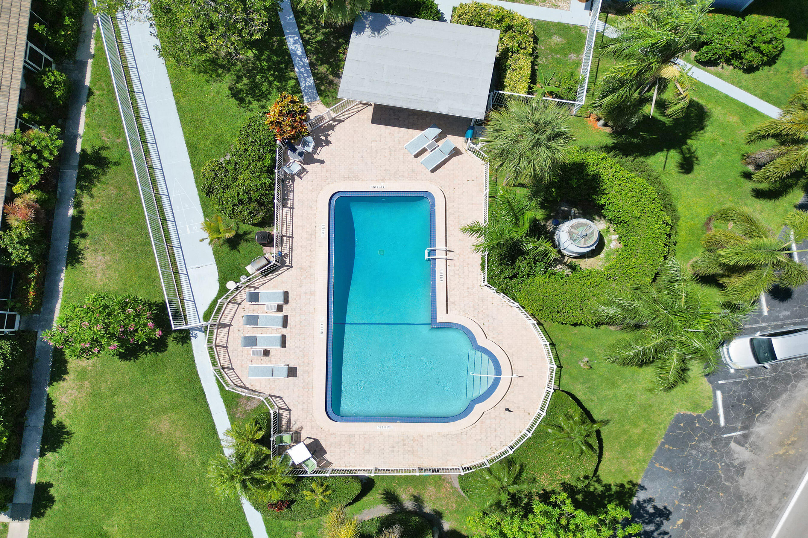 YACHT VIEW CONDO - Residential