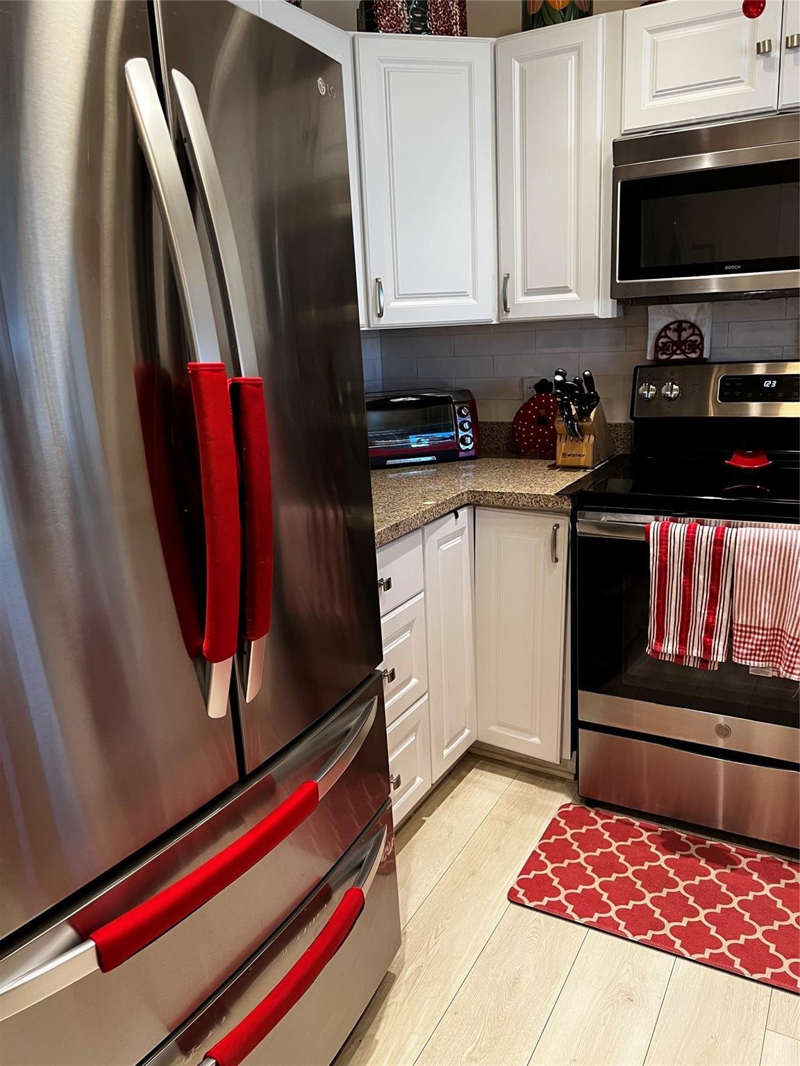 YACHT VIEW CONDO - Residential