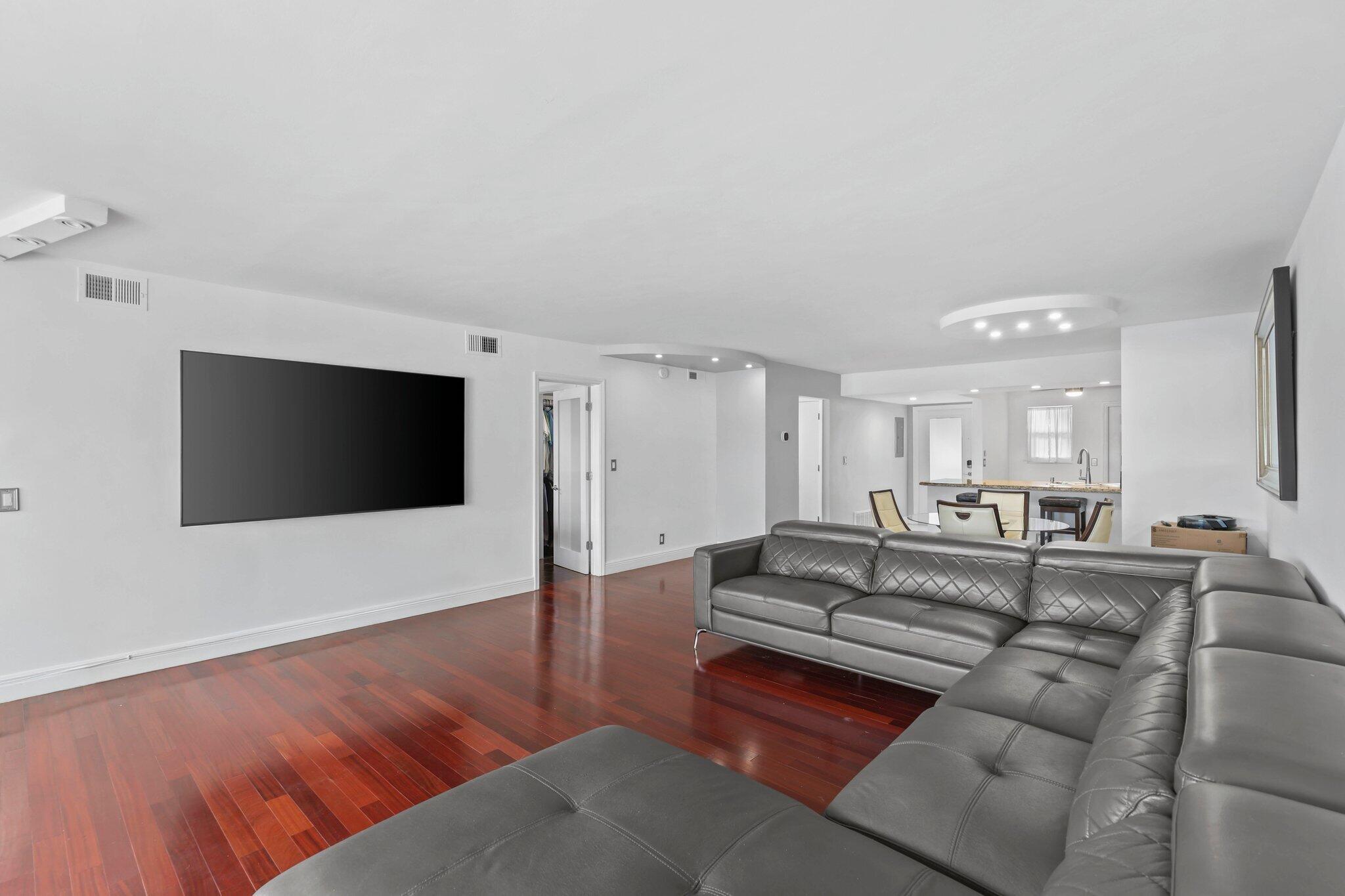 HERITAGE LANDINGS CONDO - Residential