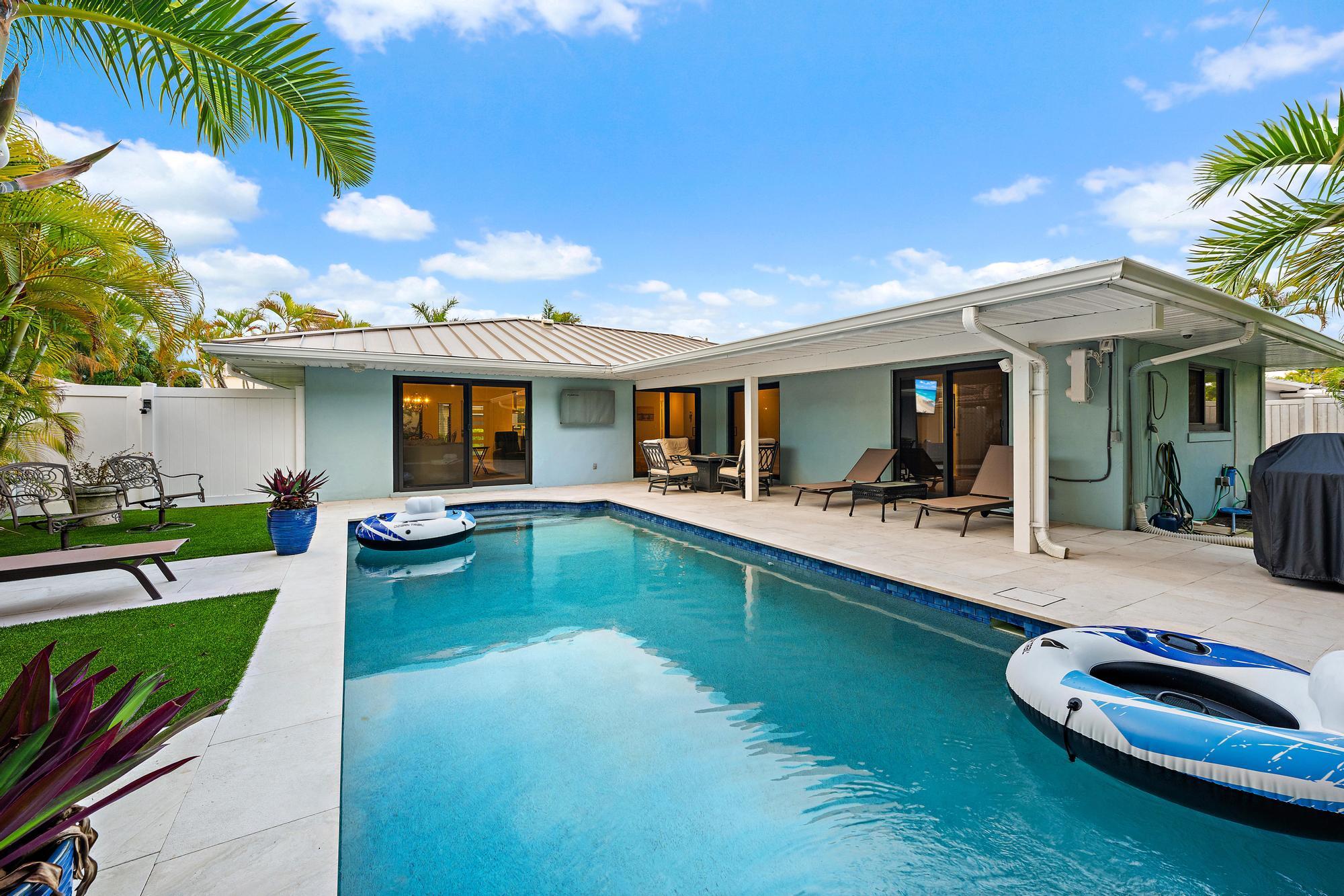 YACHT HARBOR MANOR - Residential