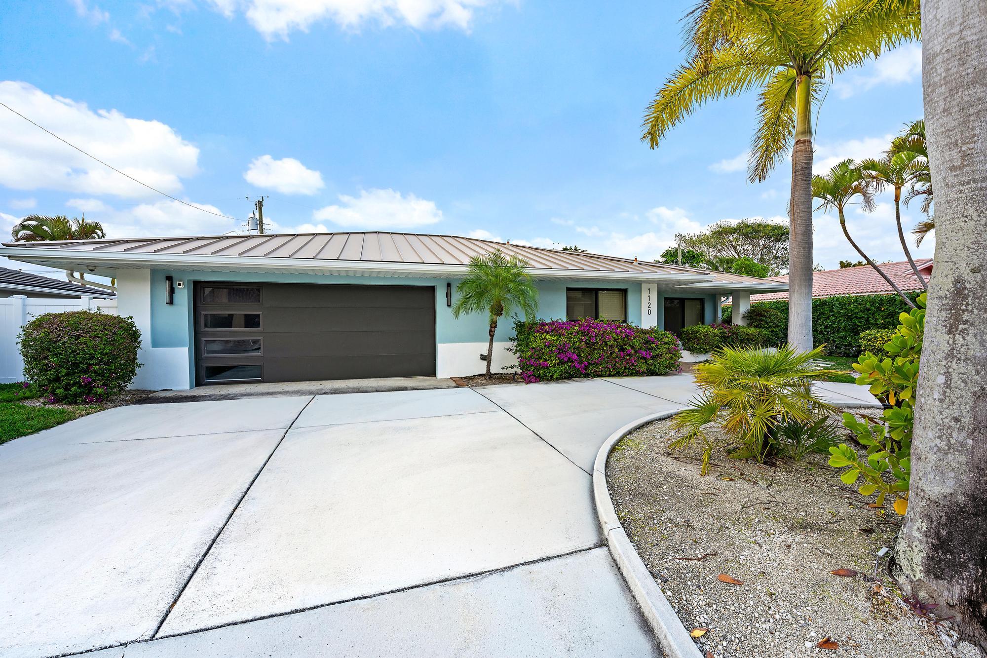 YACHT HARBOR MANOR - Residential