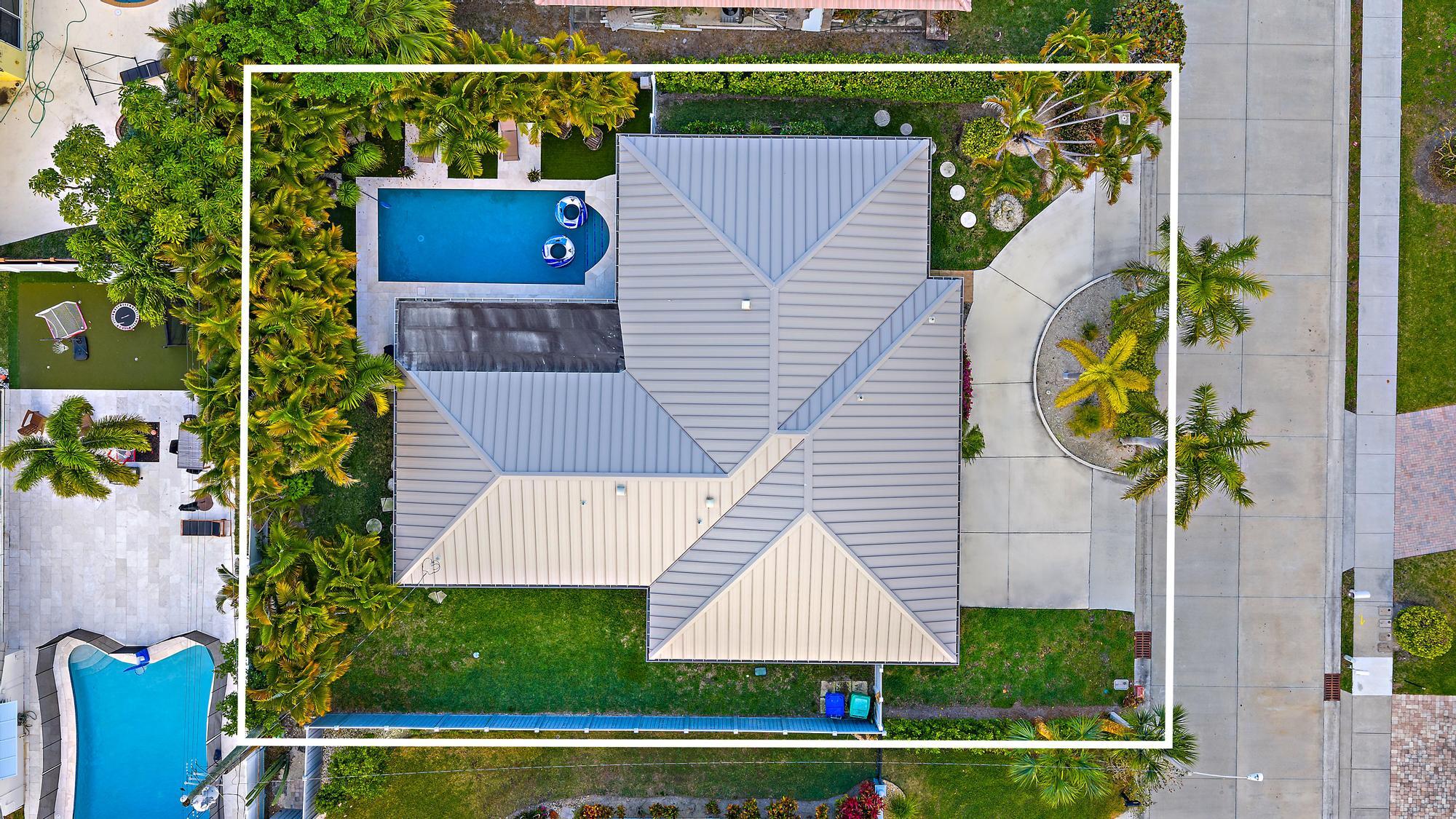 YACHT HARBOR MANOR - Residential