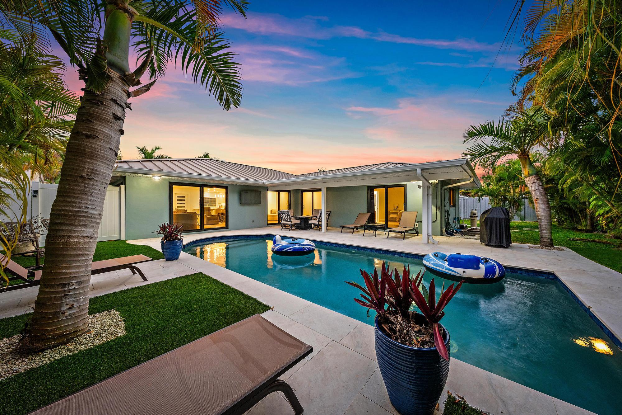 YACHT HARBOR MANOR - Residential