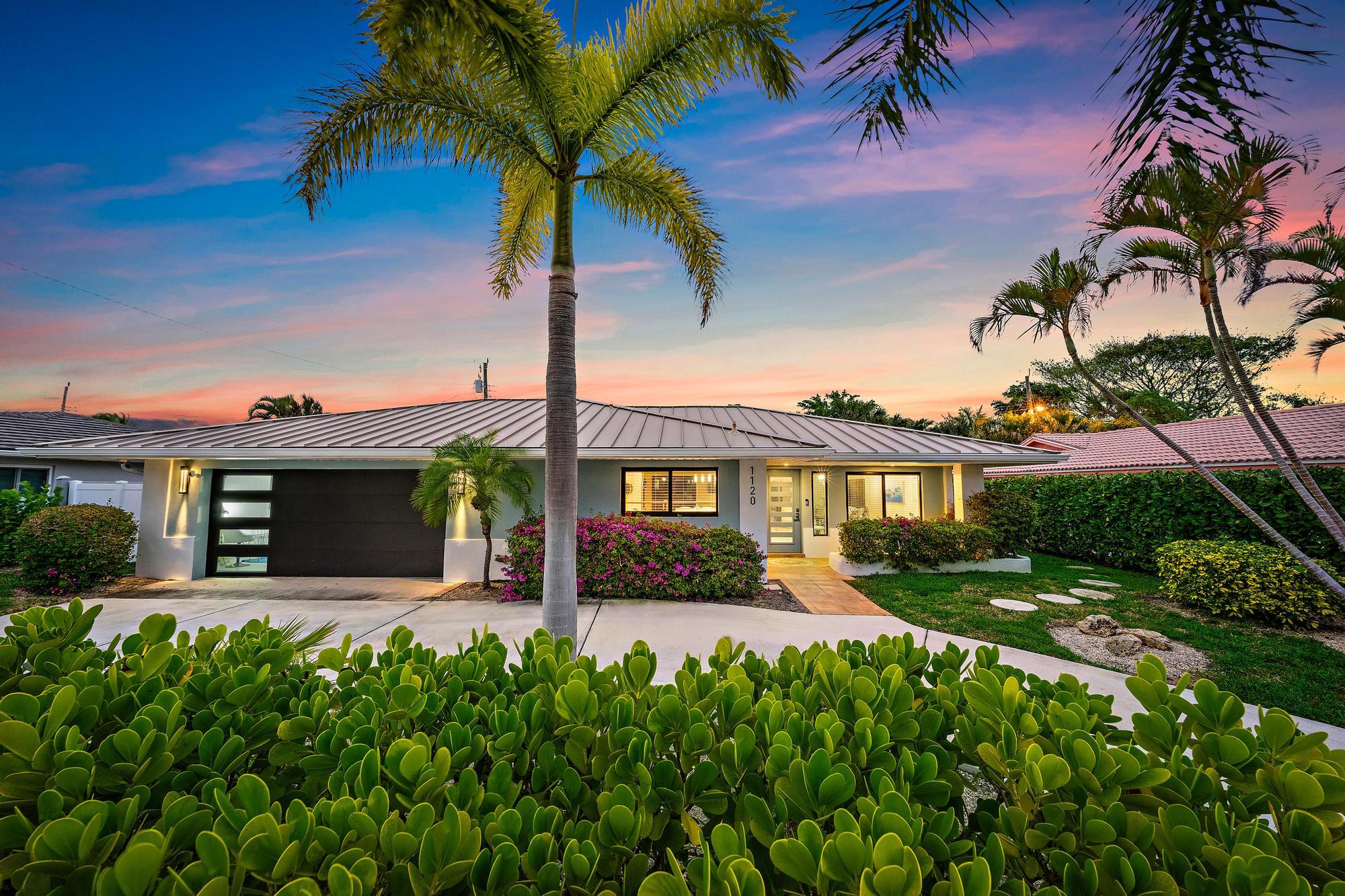 YACHT HARBOR MANOR - Residential