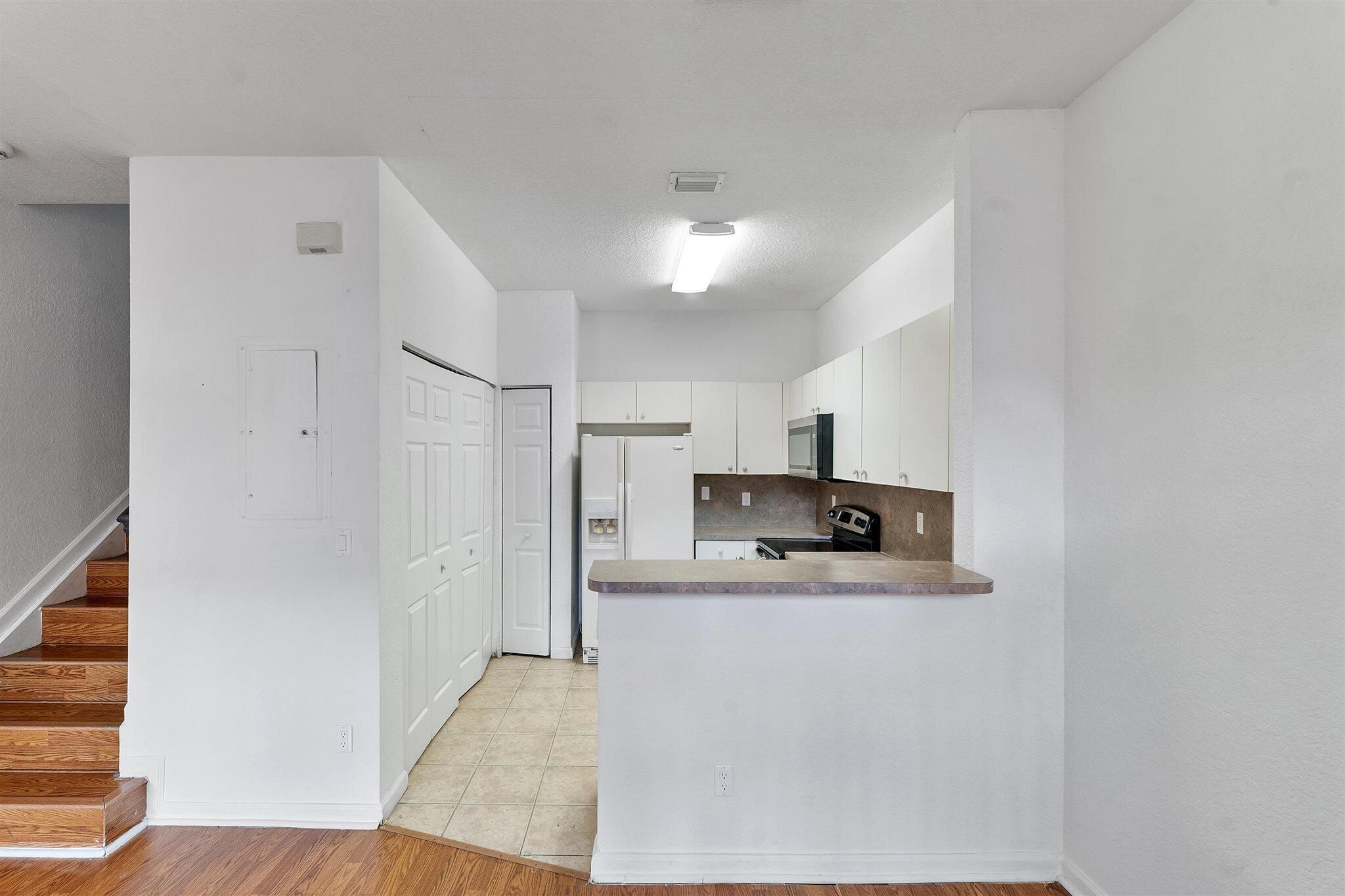 MARTIN/MARANGOS PLAT - Residential Lease