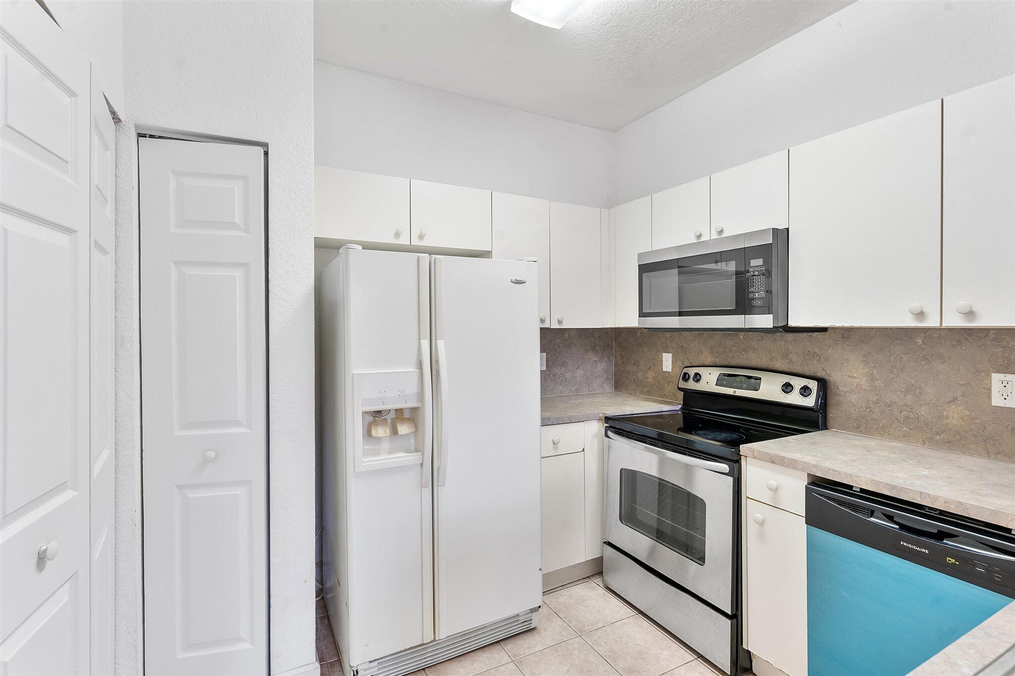 MARTIN/MARANGOS PLAT - Residential Lease
