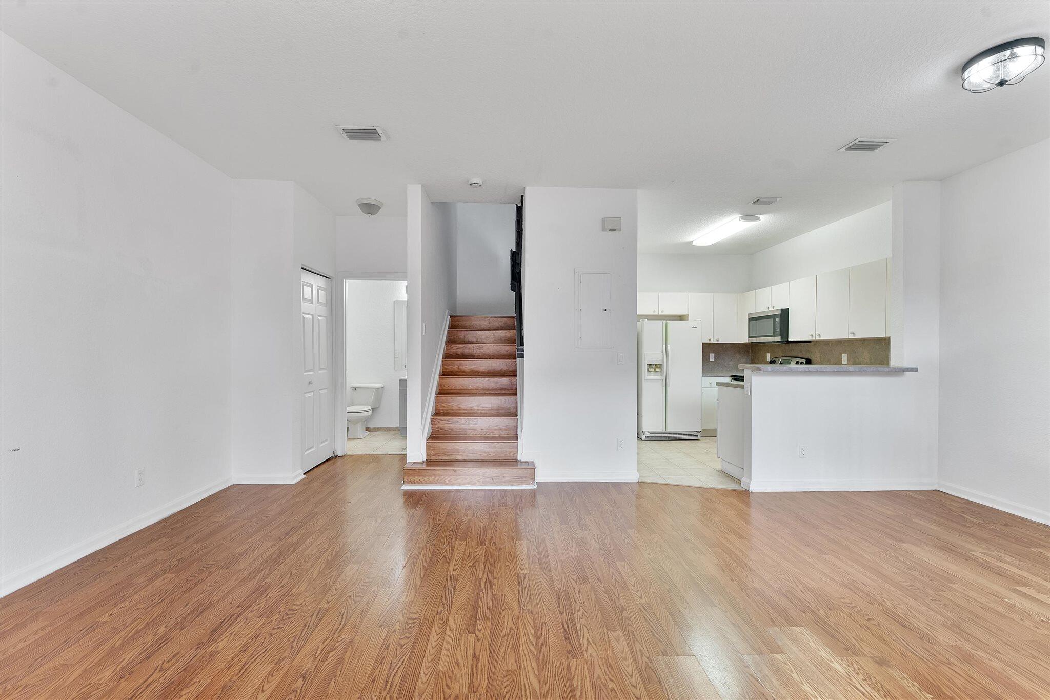 MARTIN/MARANGOS PLAT - Residential Lease